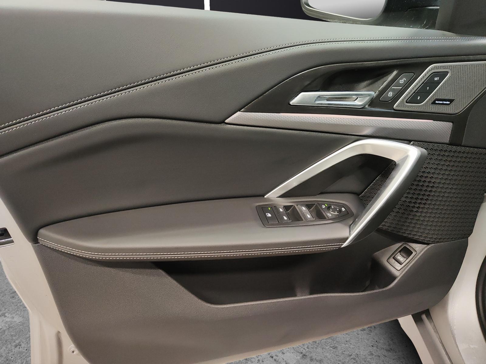 BMW X1 23d xDrive paddles-image-10