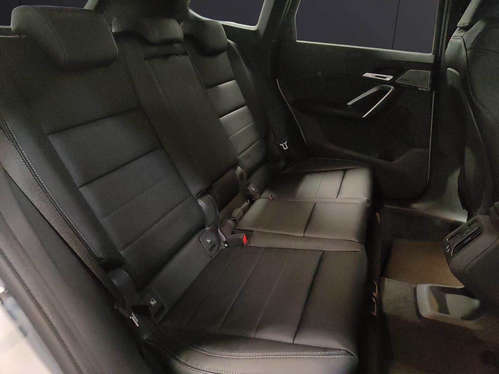 BMW X1 23d xDrive paddles-image-16