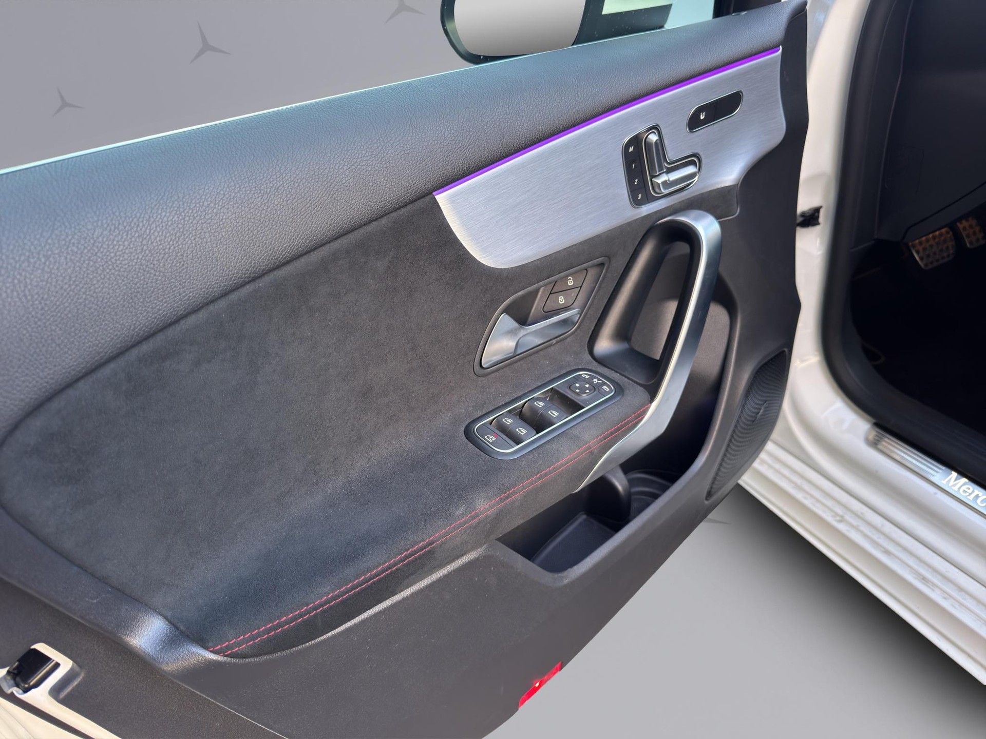 MERCEDES-BENZ A 200 AMG Line 4m-image-9