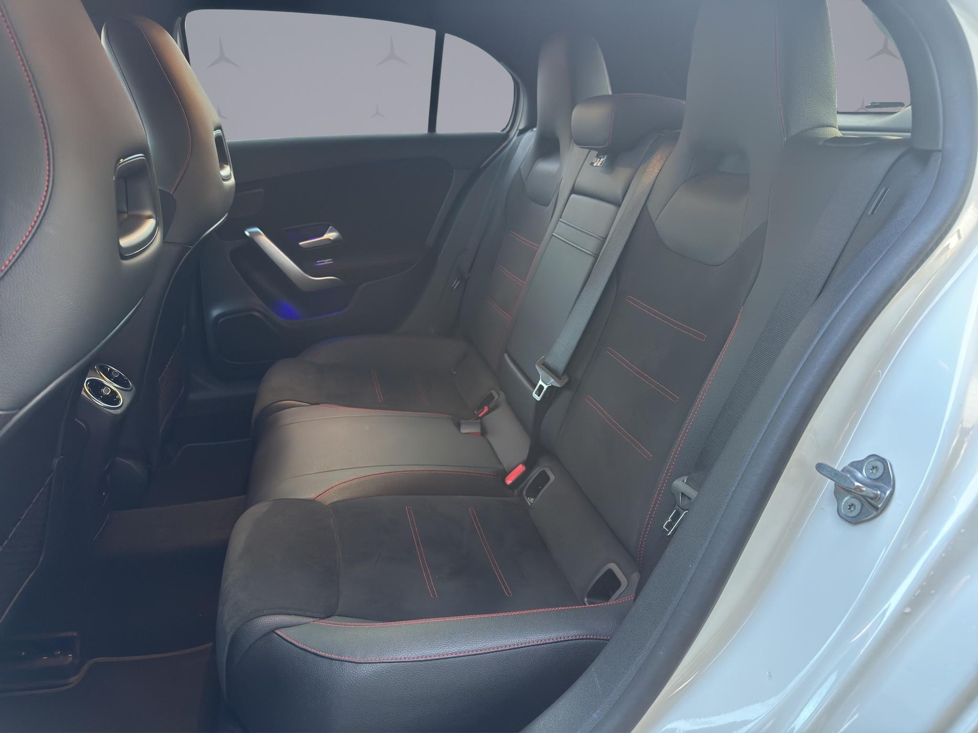 MERCEDES-BENZ A 200 AMG Line 4m-image-14