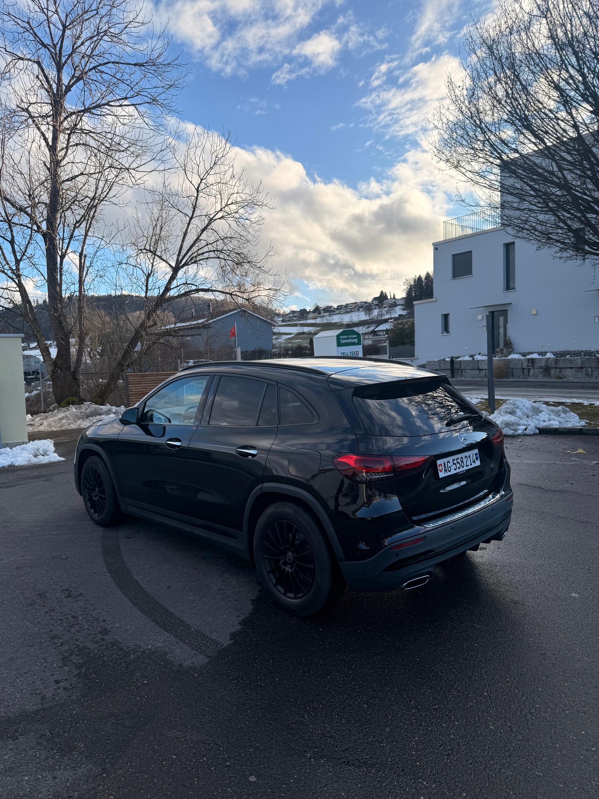 MERCEDES-BENZ GLA 200 AMG Line 7G-DCT-image-1