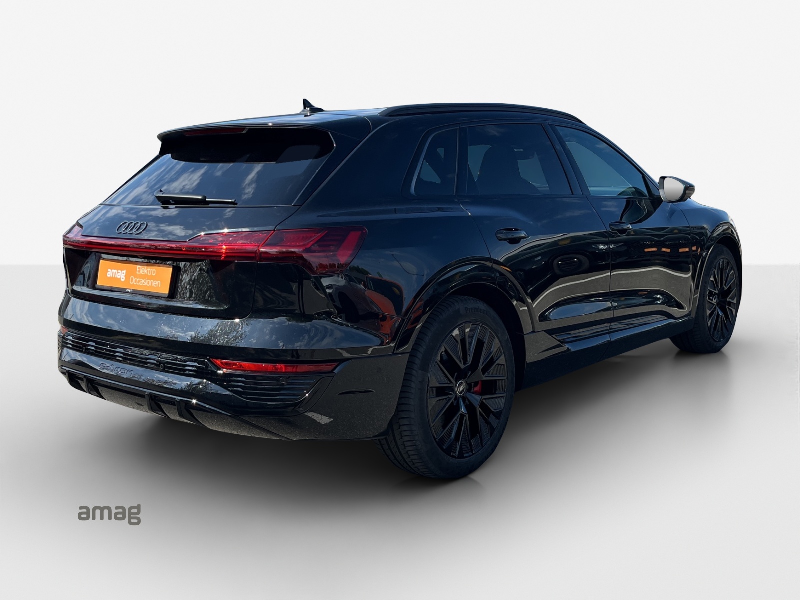 AUDI Q8 55 e-tron Black Edition quattro-image-5