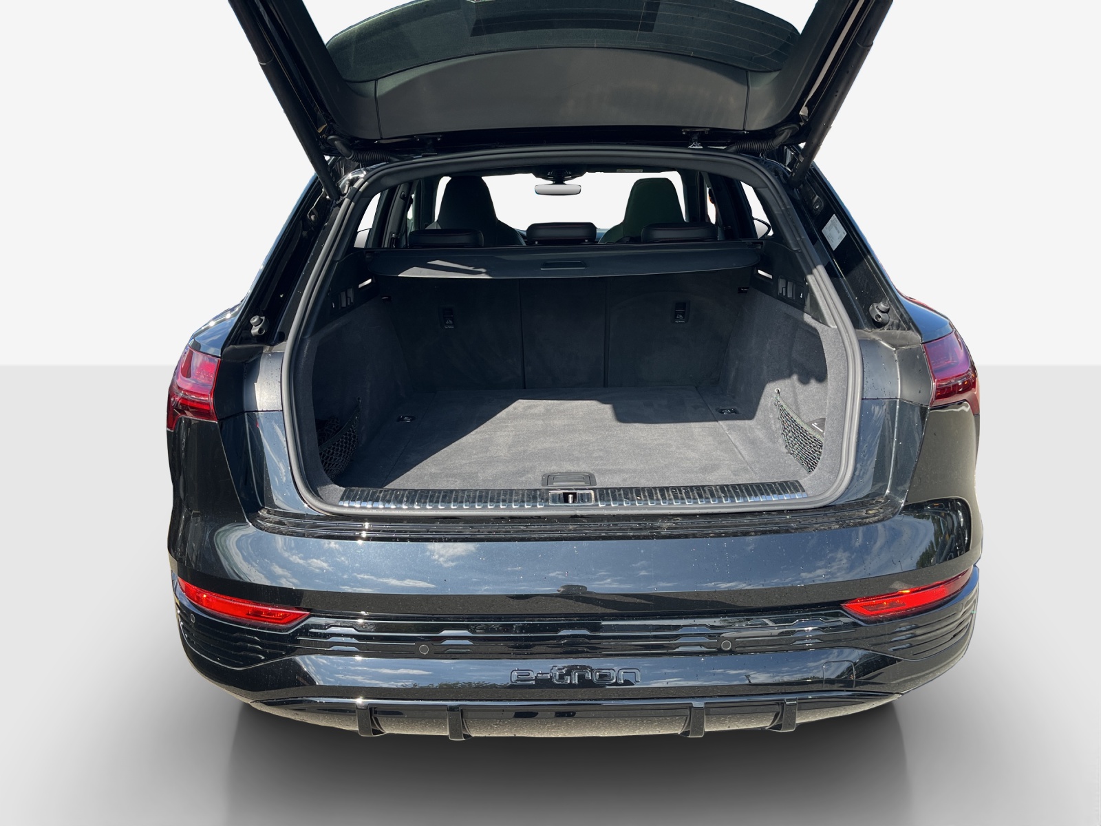 AUDI Q8 55 e-tron Black Edition quattro-image-11