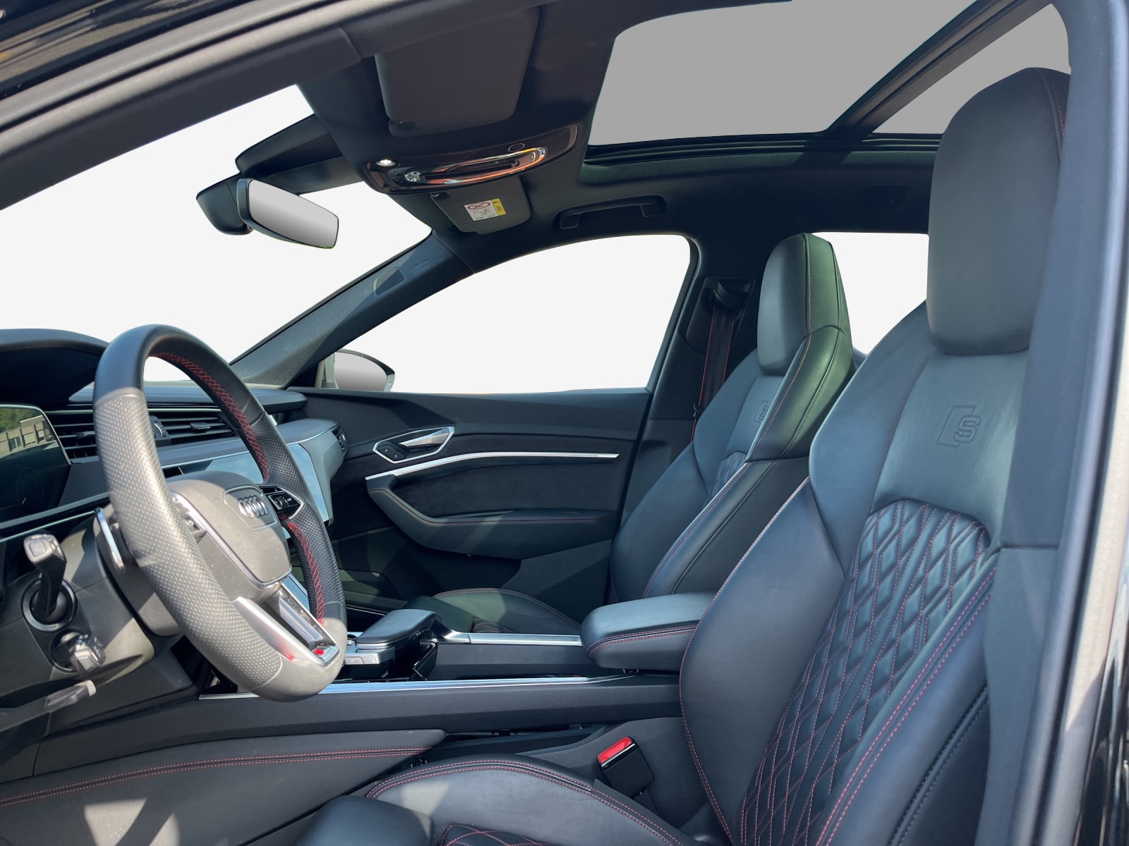 AUDI Q8 55 e-tron Black Edition quattro-image-8