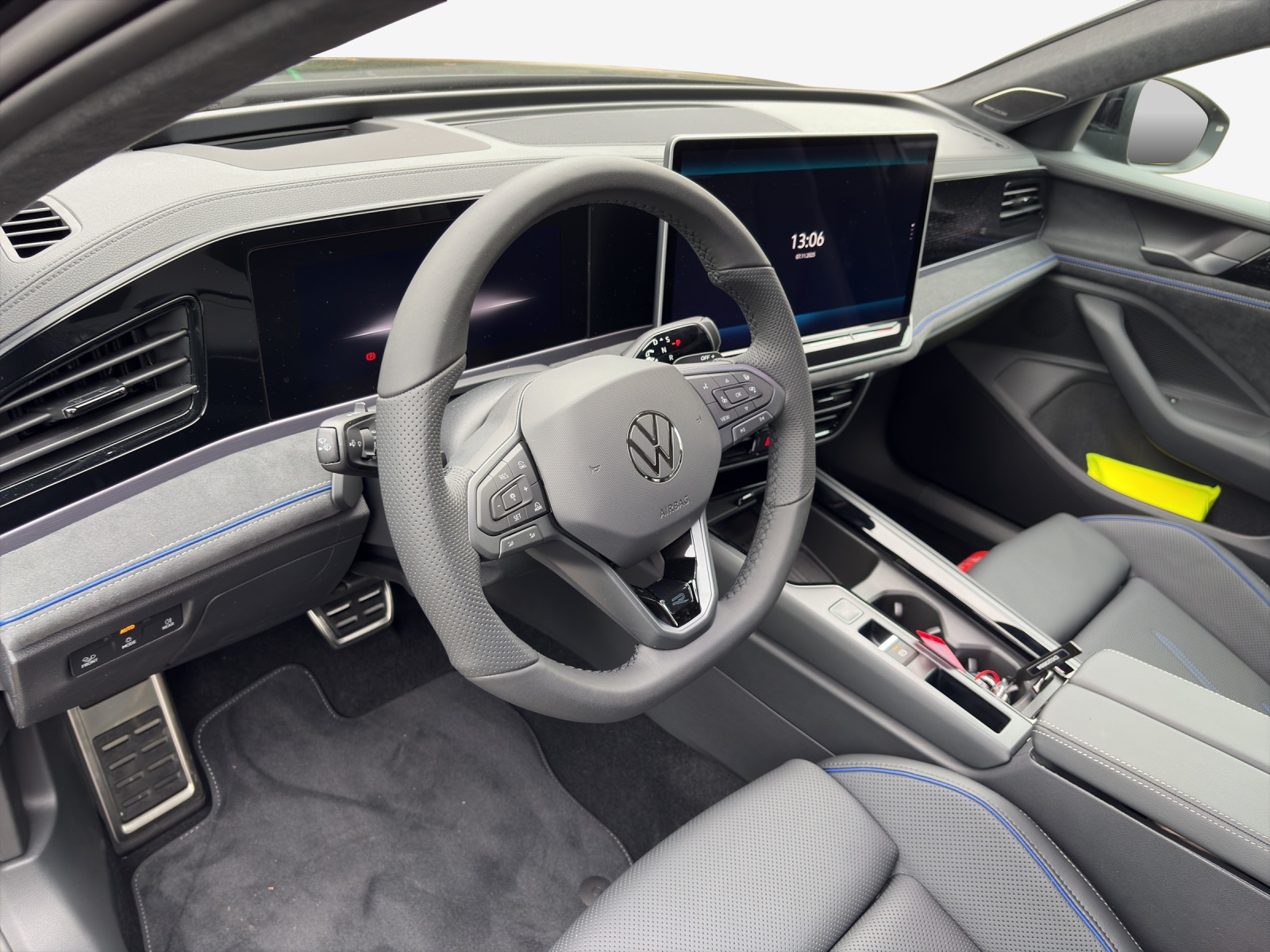 VW Passat Variant 2.0 TSI evo4 R-Line 4 Motion DSG-image-9