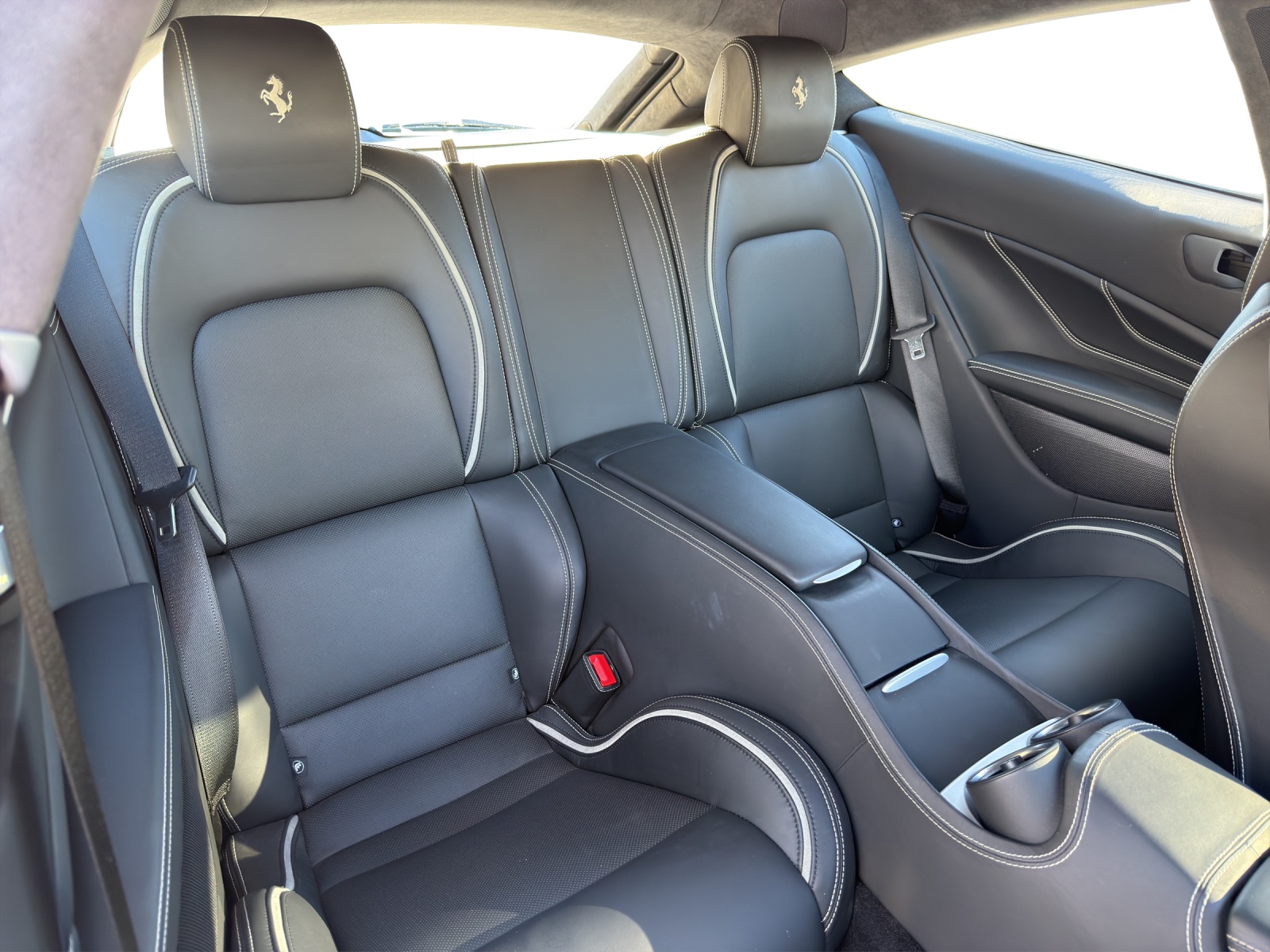 FERRARI FF-image-15
