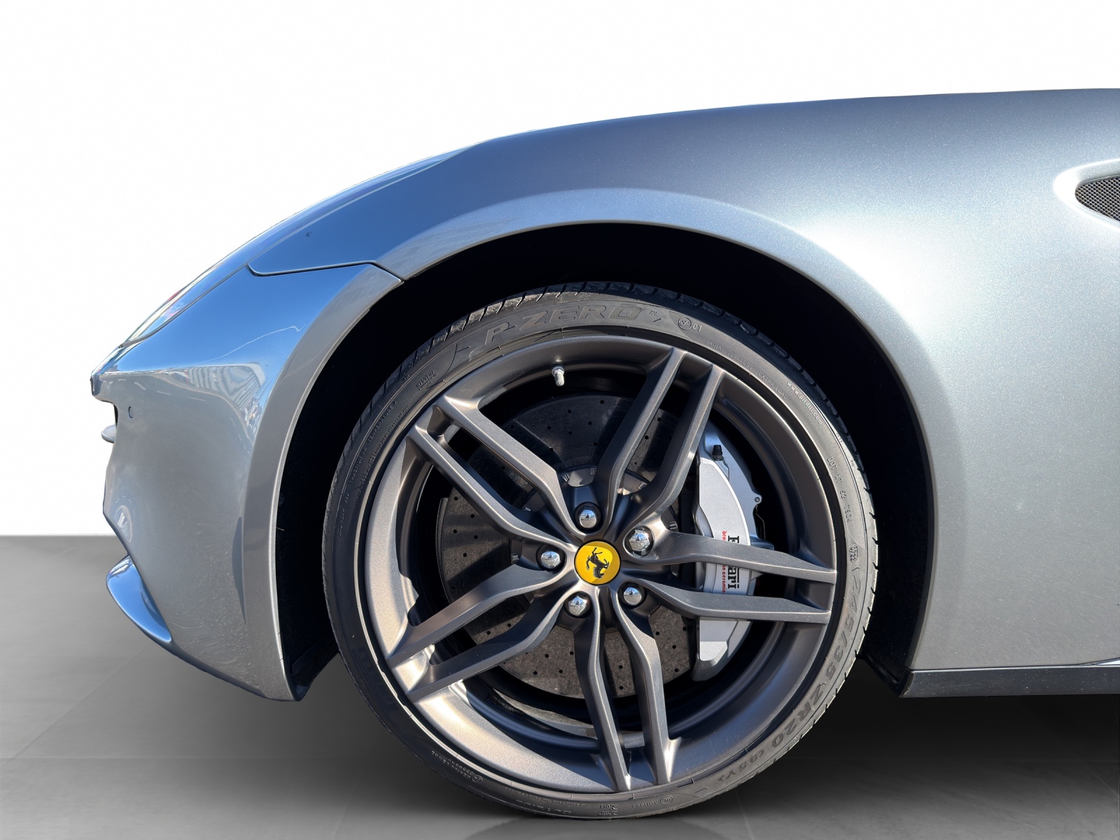 FERRARI FF-image-19