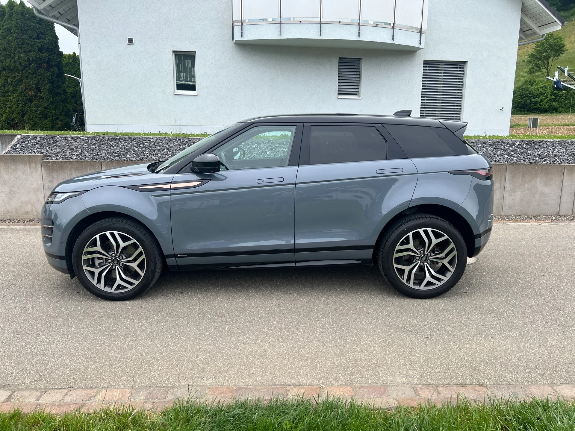 LAND ROVER Range Rover Evoque * R-Dynamic * D 200 MHEV SE * LEDER *