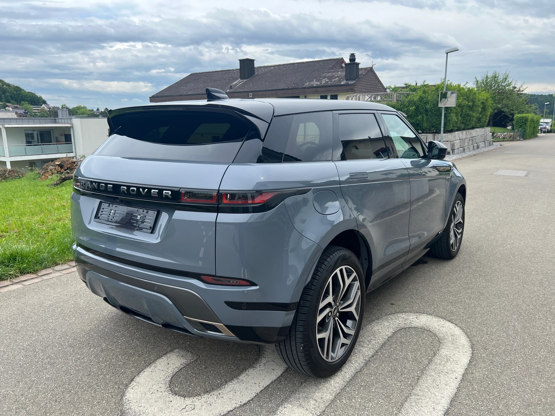 LAND ROVER Range Rover Evoque * R-Dynamic * D 200 MHEV SE * LEDER *-image-5