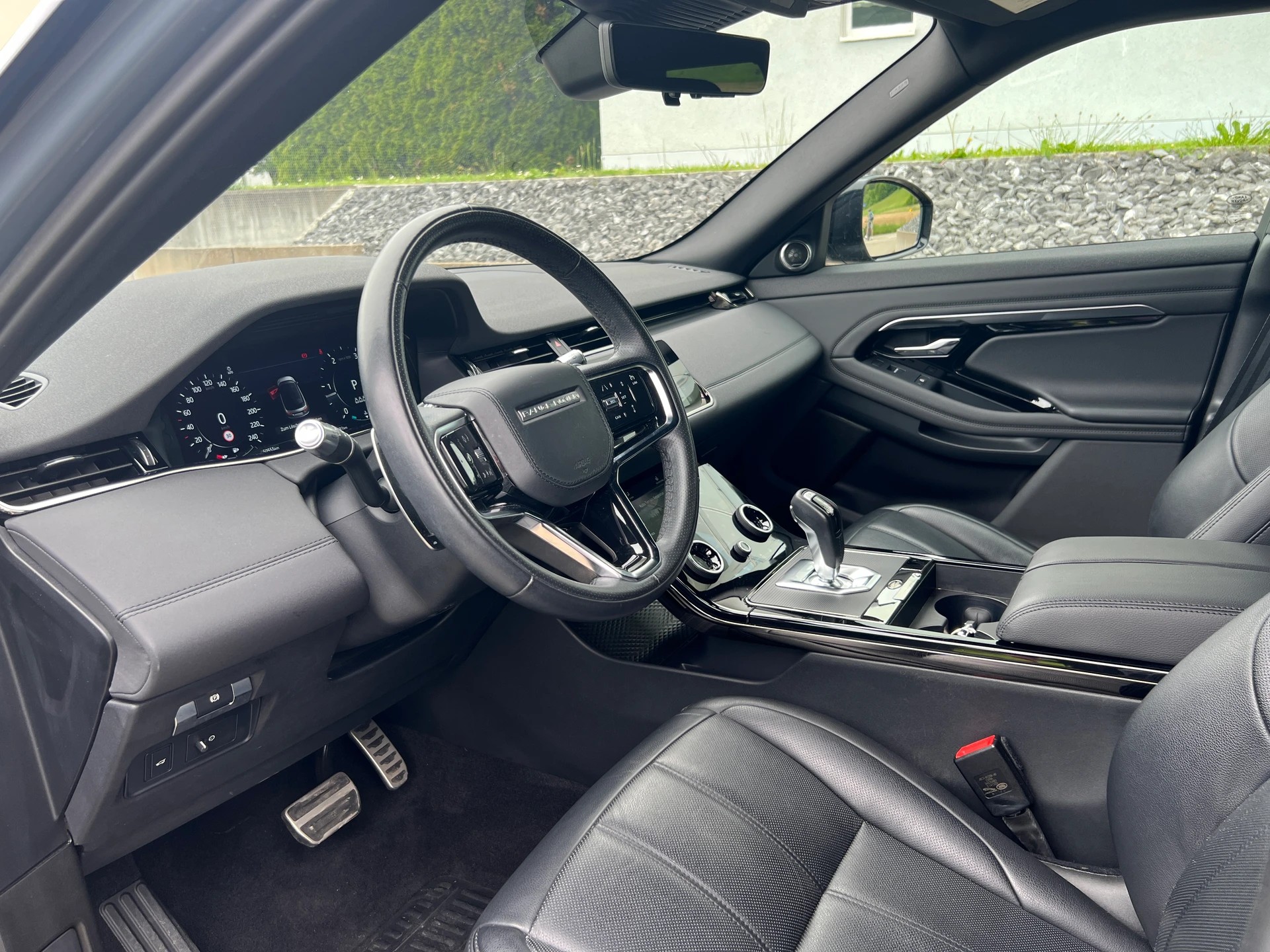 LAND ROVER Range Rover Evoque * R-Dynamic * D 200 MHEV SE * LEDER *-image-13