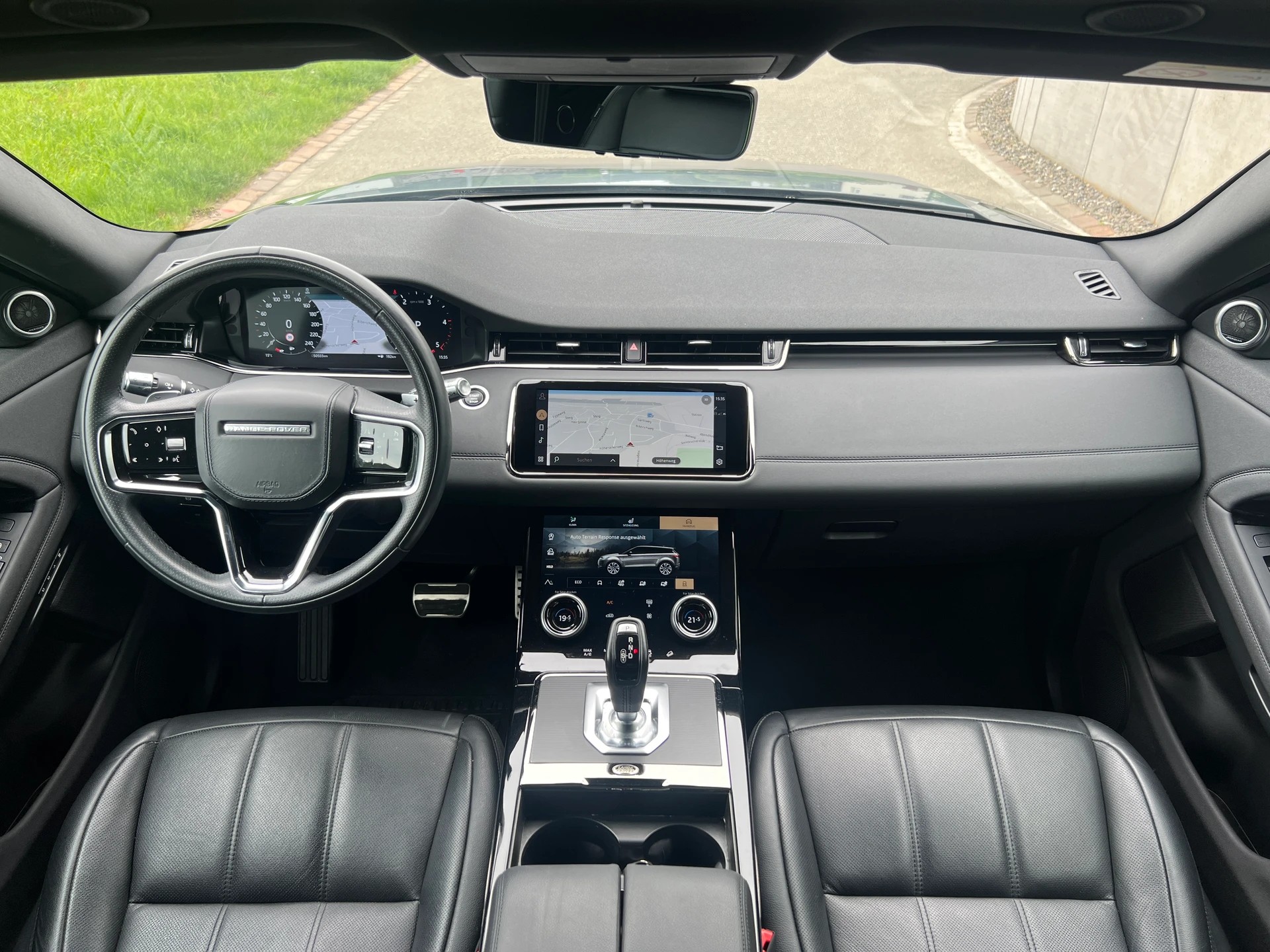 LAND ROVER Range Rover Evoque * R-Dynamic * D 200 MHEV SE * LEDER *-image-8