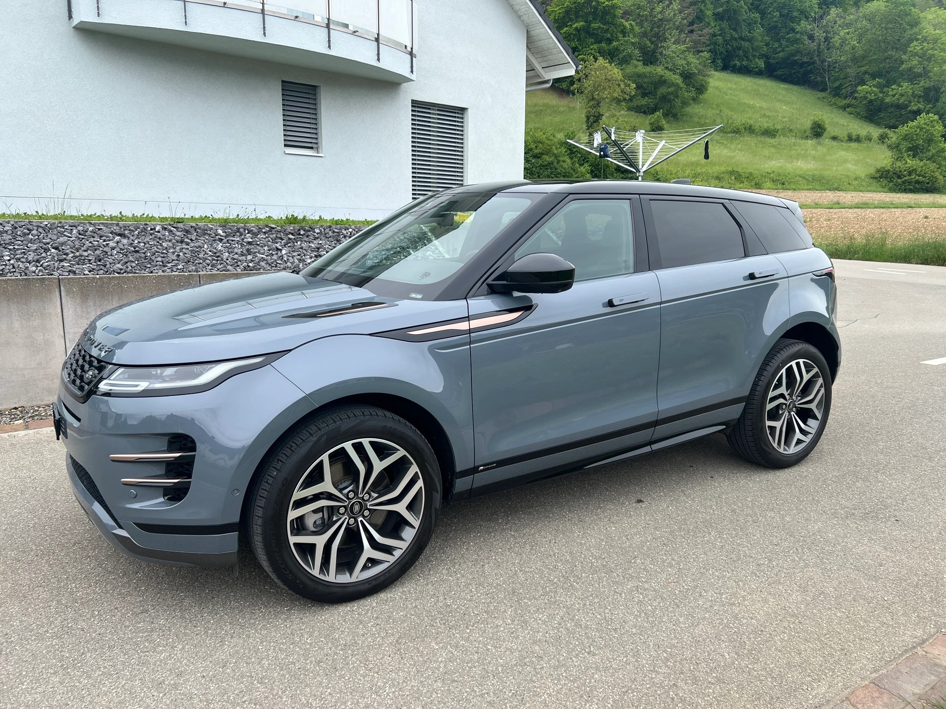 LAND ROVER Range Rover Evoque * R-Dynamic * D 200 MHEV SE * LEDER *-image-4