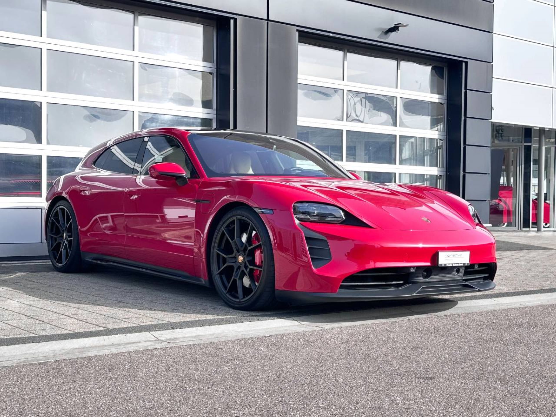 PORSCHE Taycan GTS Sport Turismo-image-10