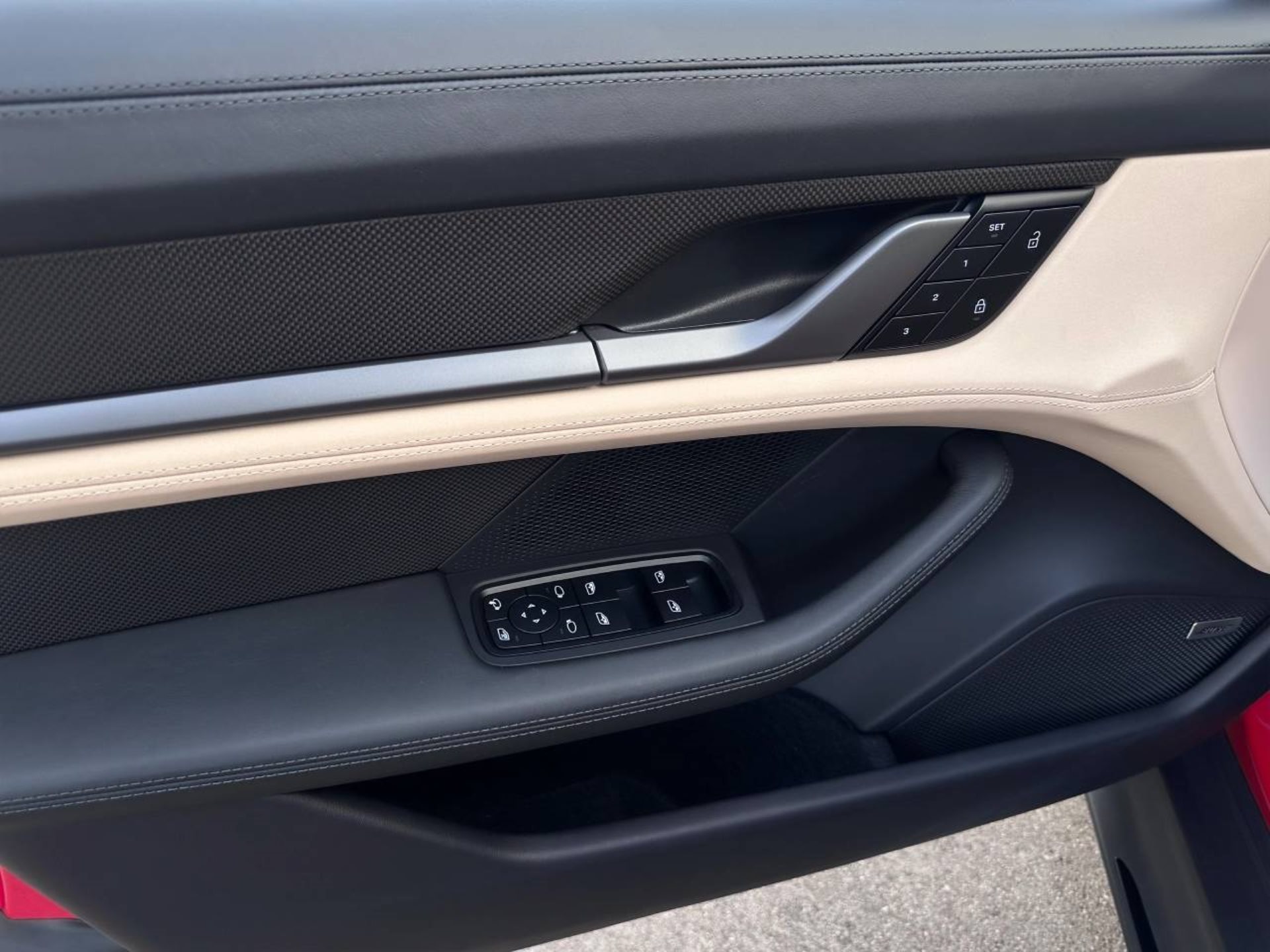 PORSCHE Taycan GTS Sport Turismo-image-23