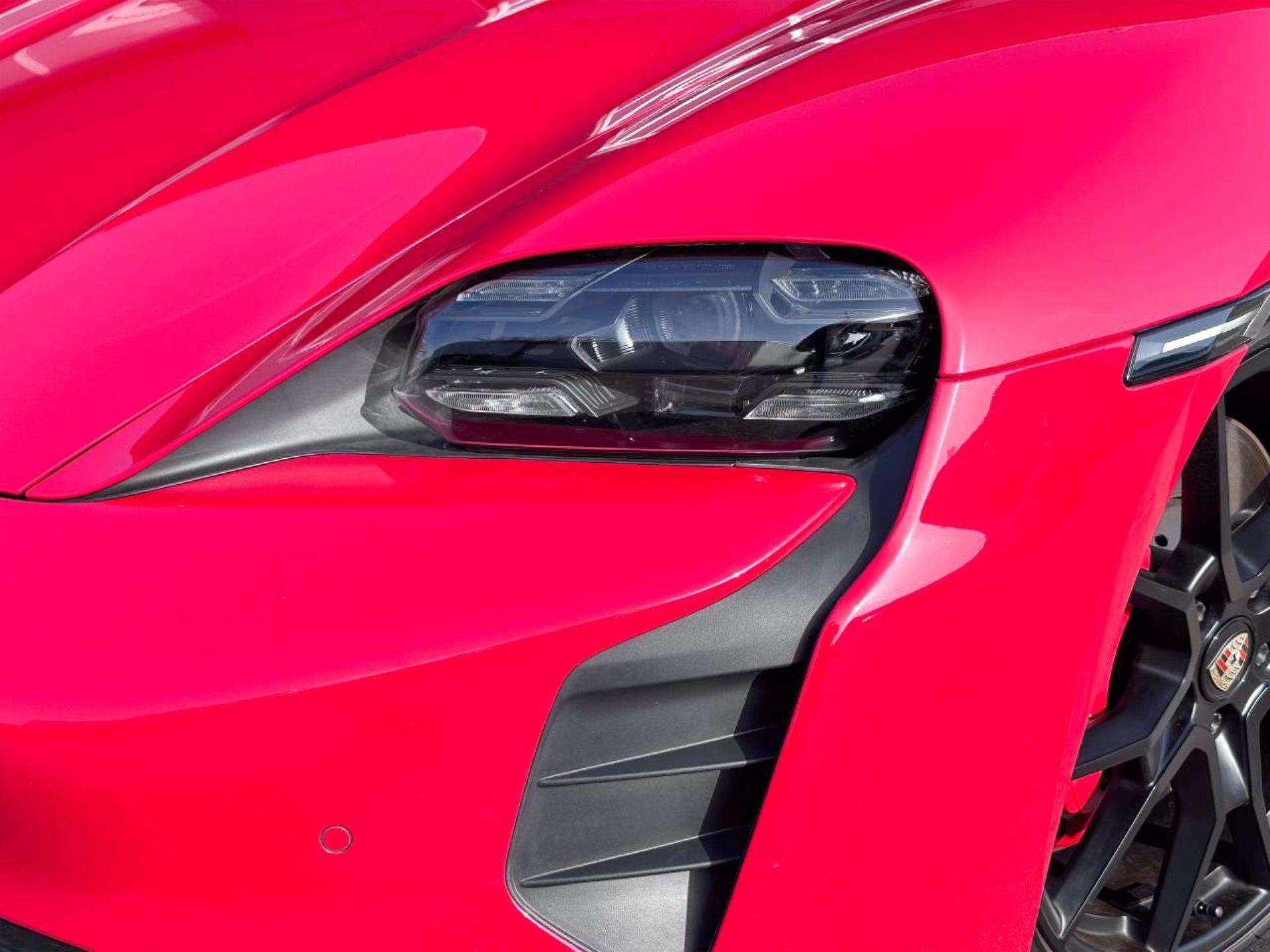 PORSCHE Taycan GTS Sport Turismo-image-13