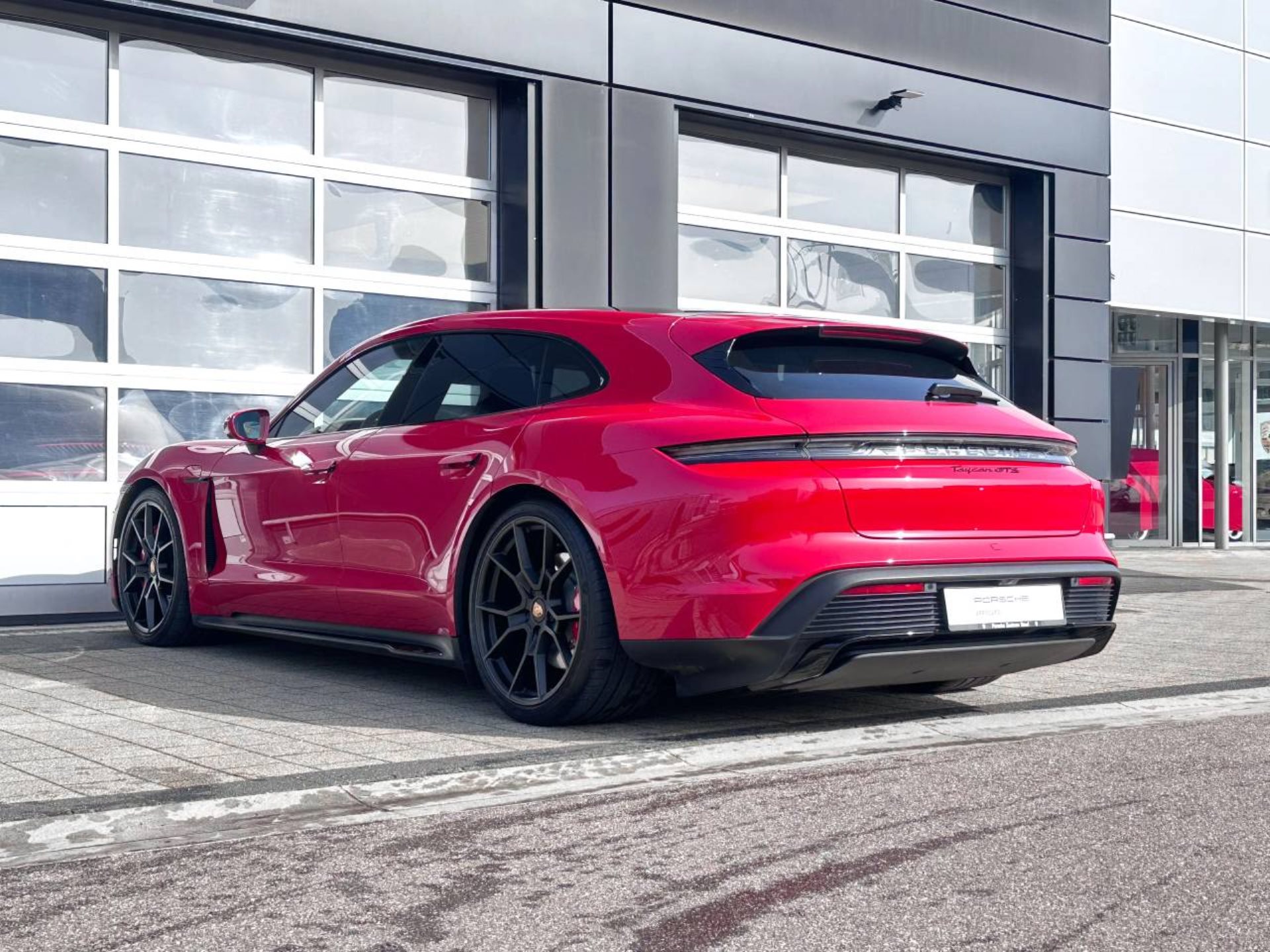 PORSCHE Taycan GTS Sport Turismo-image-9