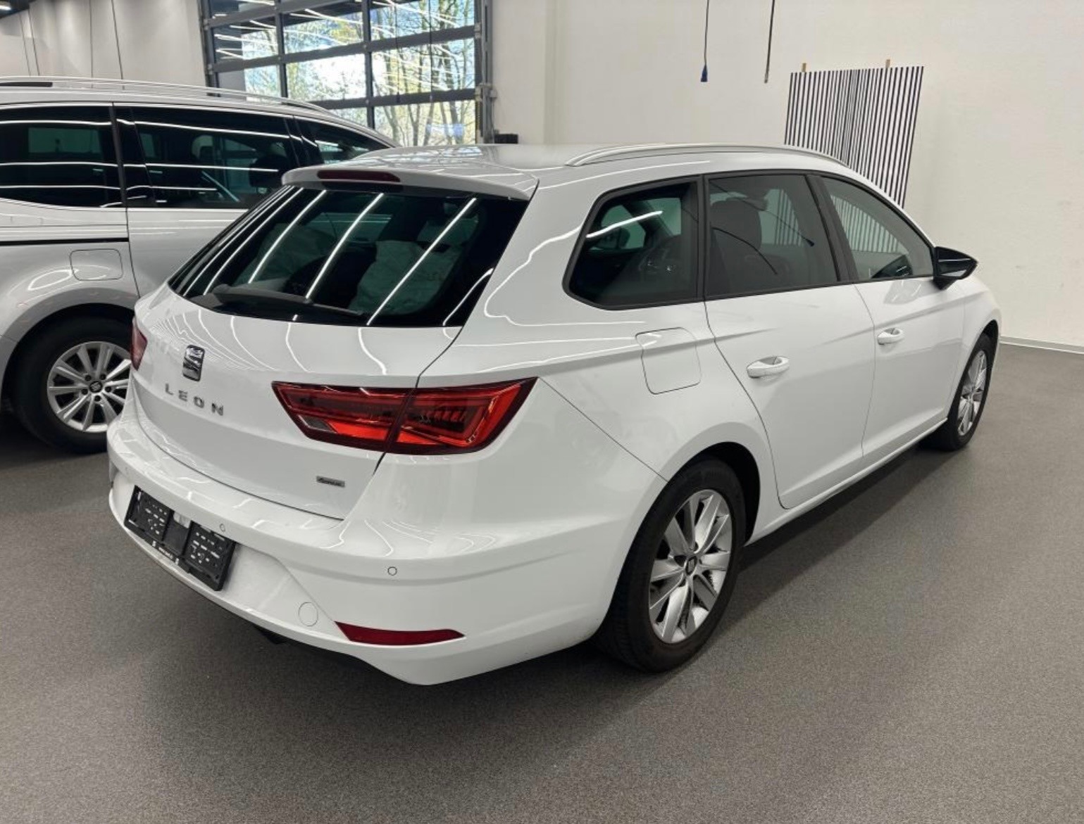 SEAT Leon ST 2.0 TDI CR FR 4Drive DSG-image-2