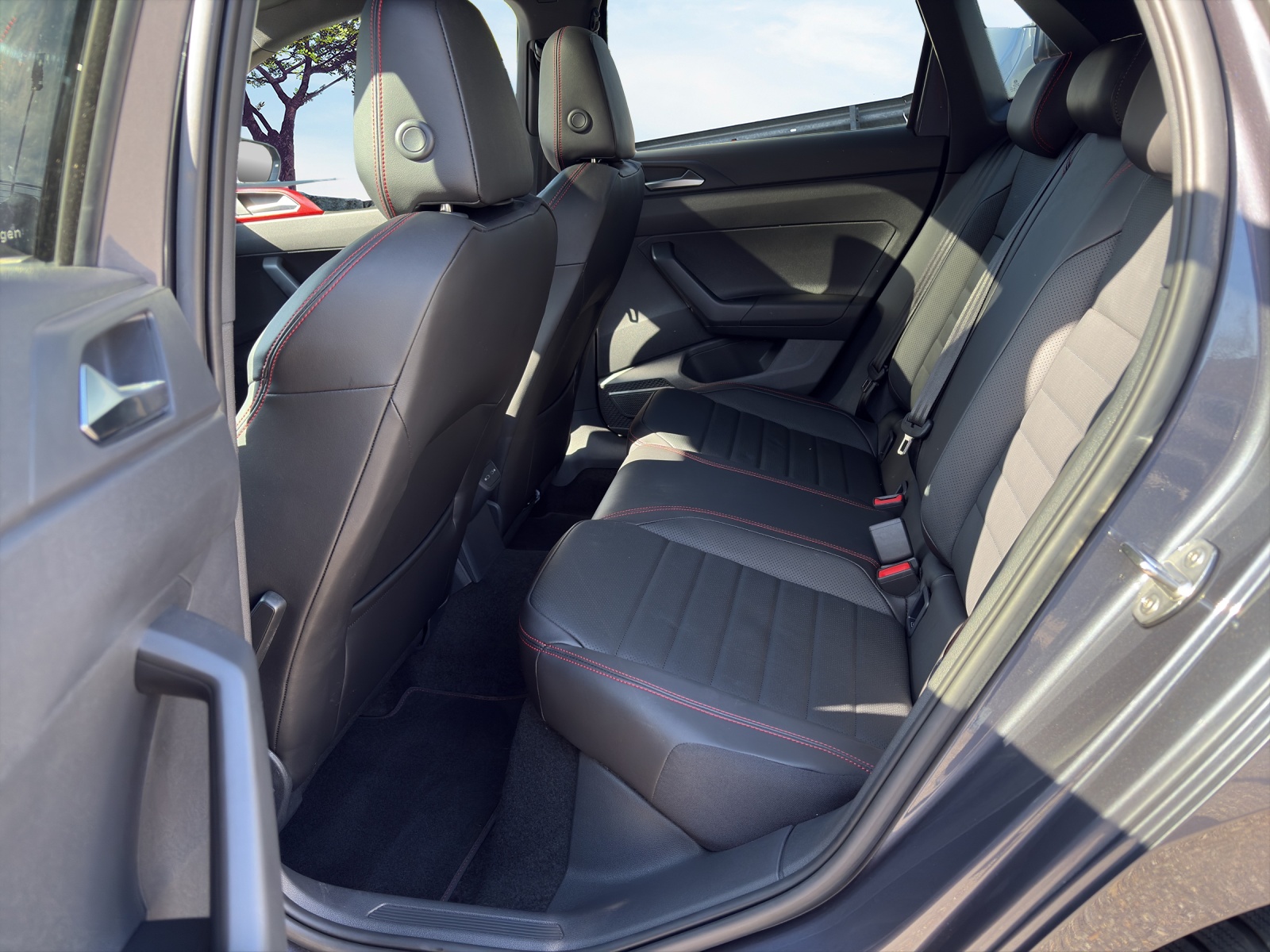 VW Polo 2.0 TSI GTI DSG-image-7