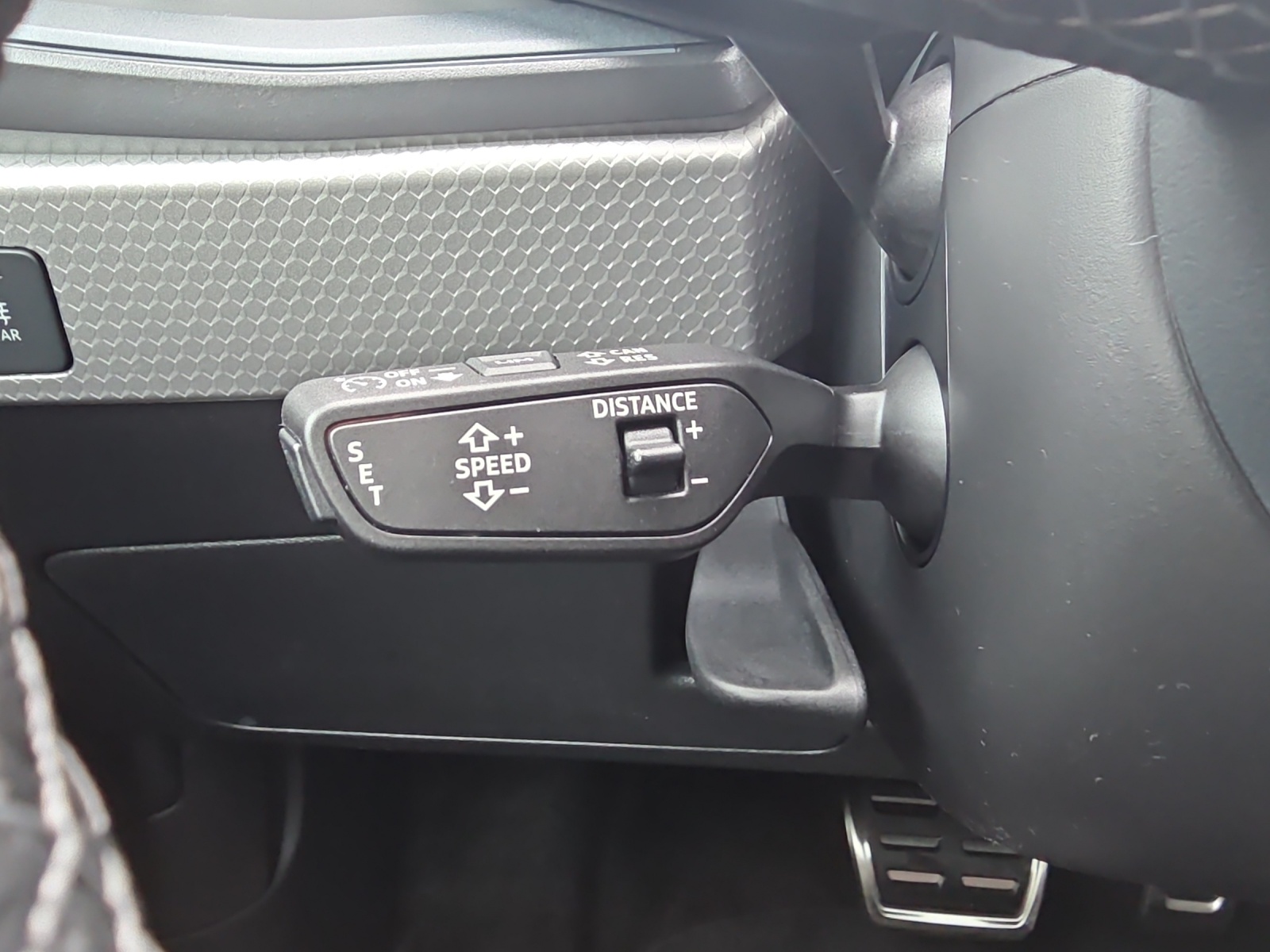 AUDI A1 allstreet 30 TFSI Attraction S-tronic-image-14