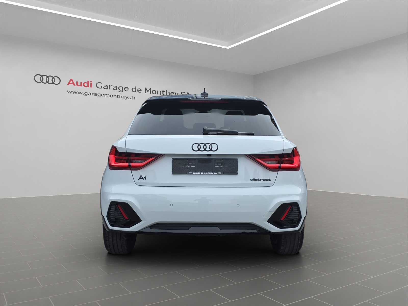 AUDI A1 allstreet 30 TFSI Attraction S-tronic-image-4