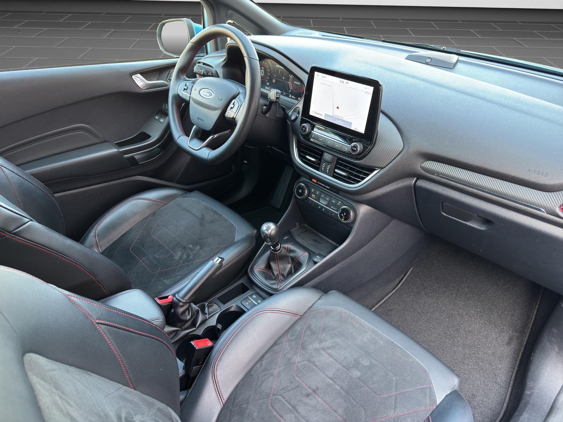 FORD Fiesta 1.0 EcoB Hybrid ST-Line Vignale-image-10