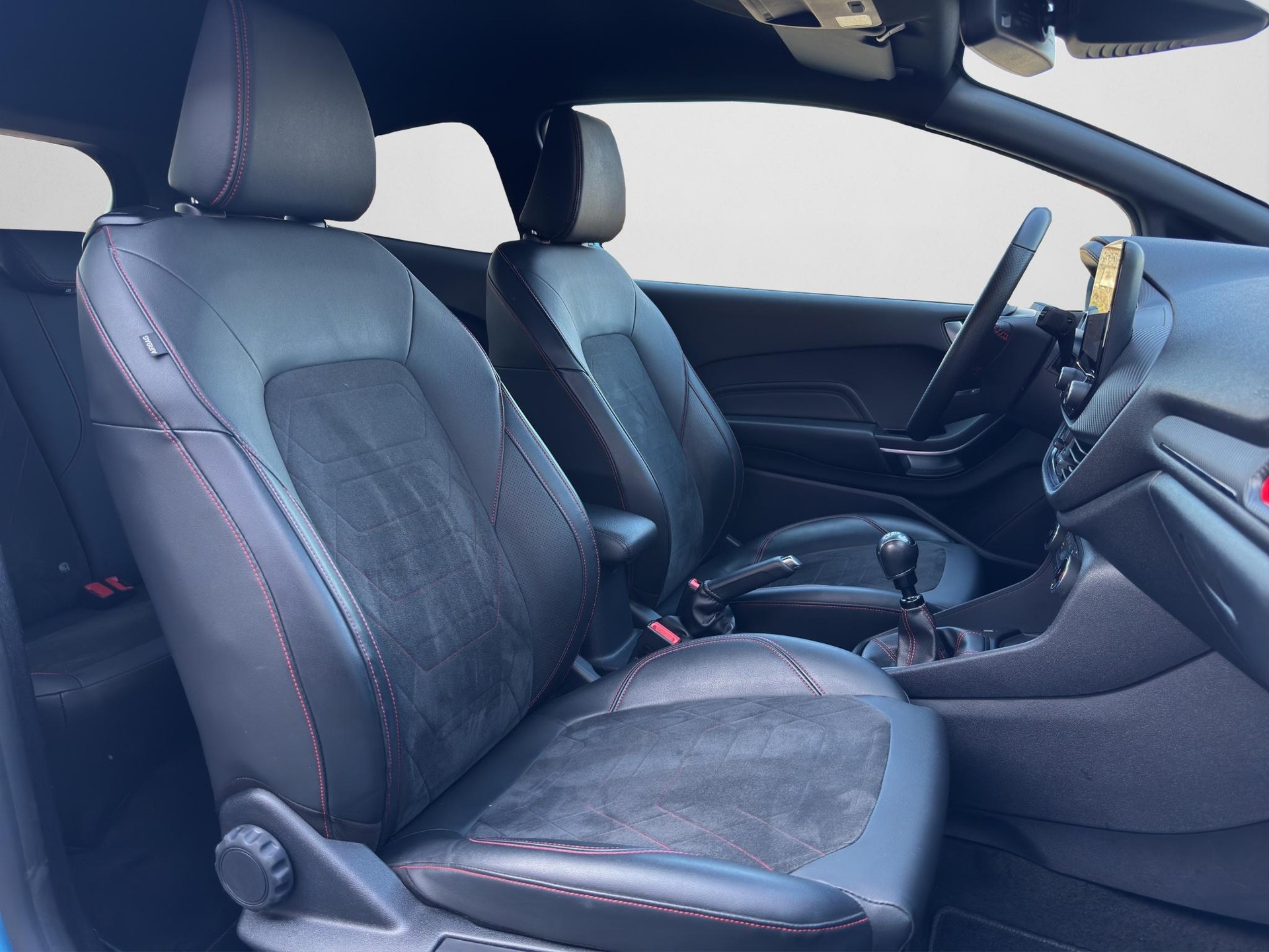 FORD Fiesta 1.0 EcoB Hybrid ST-Line Vignale-image-9