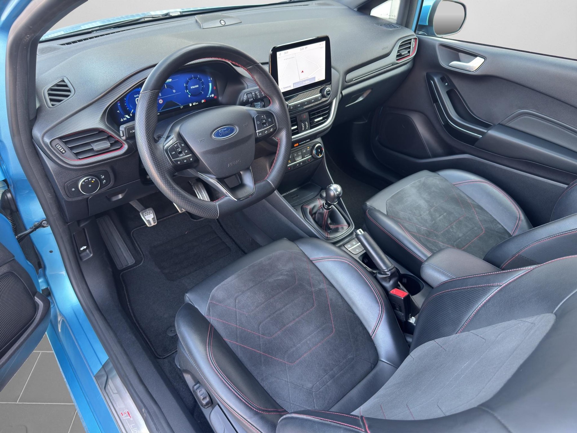FORD Fiesta 1.0 EcoB Hybrid ST-Line Vignale-image-5