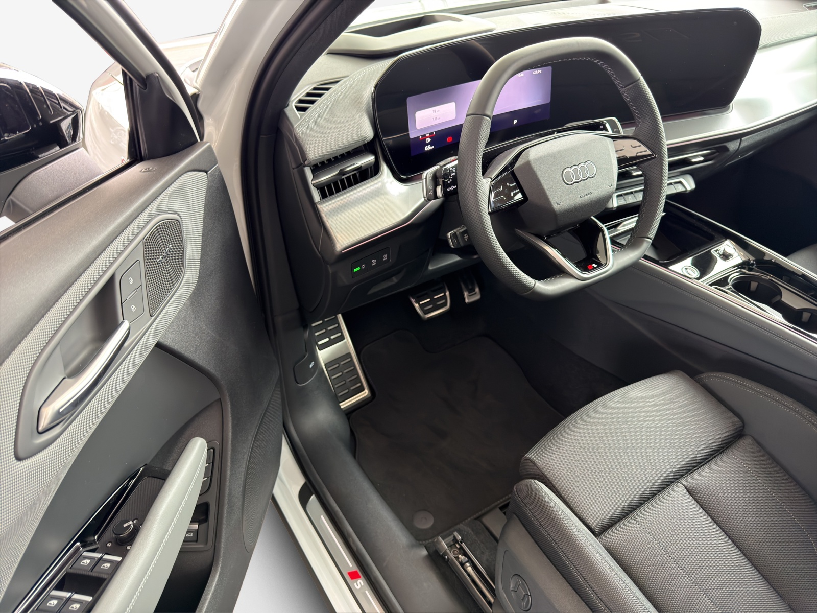AUDI Q3 SUV 110 kW TFSI S tronic-image-13