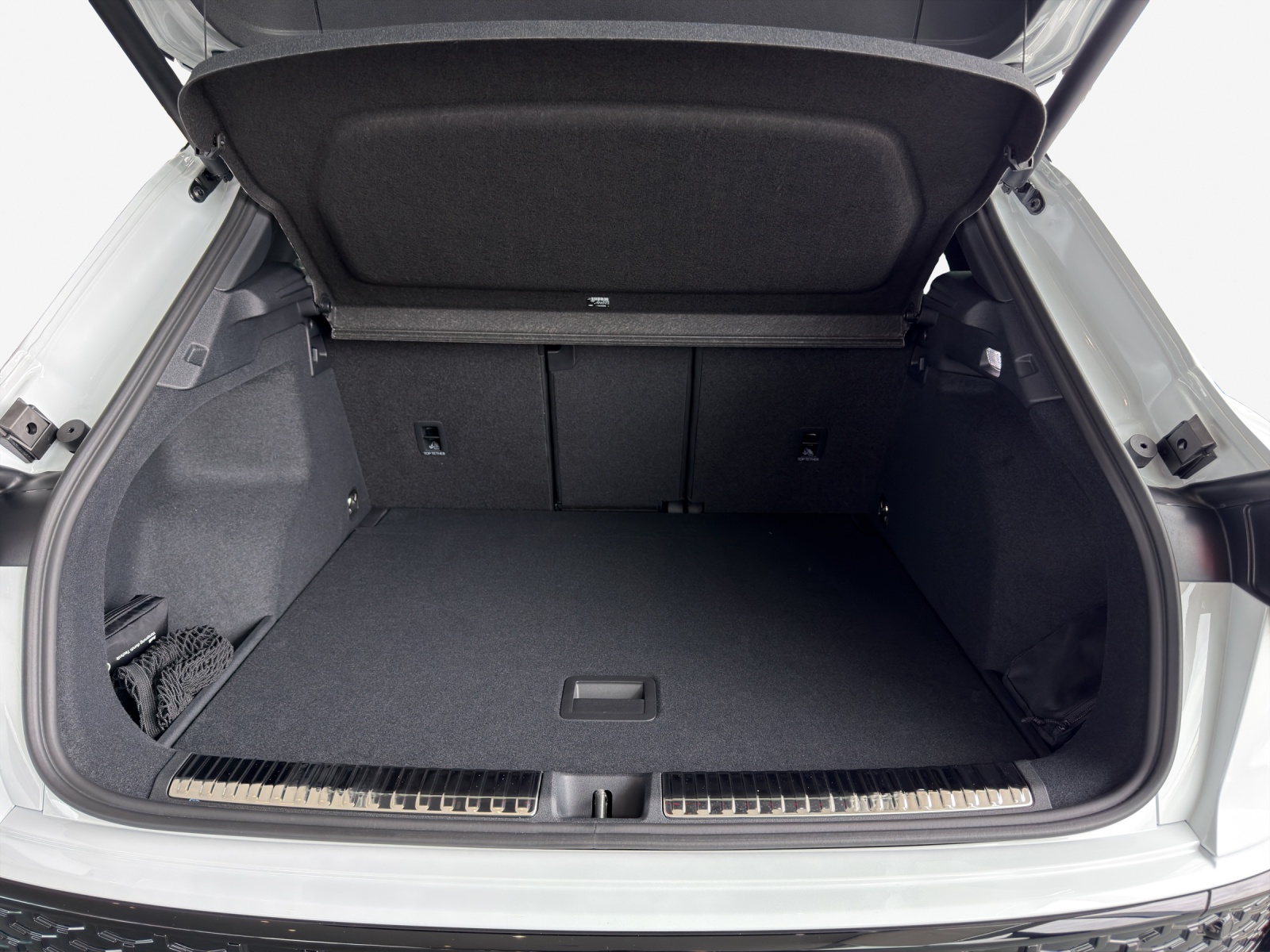 AUDI Q3 SUV 110 kW TFSI S tronic-image-12