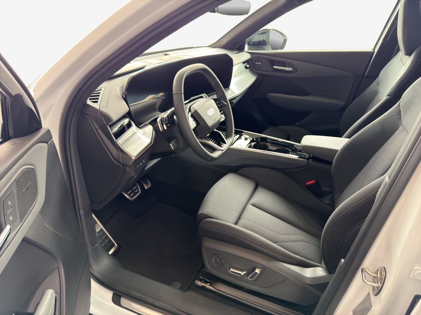 AUDI Q3 SUV 110 kW TFSI S tronic-image-7