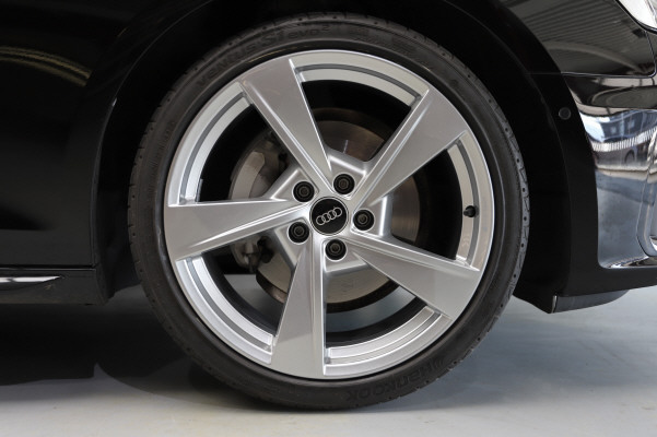 AUDI A4 AV 40TDI S-line Att qu-image-12
