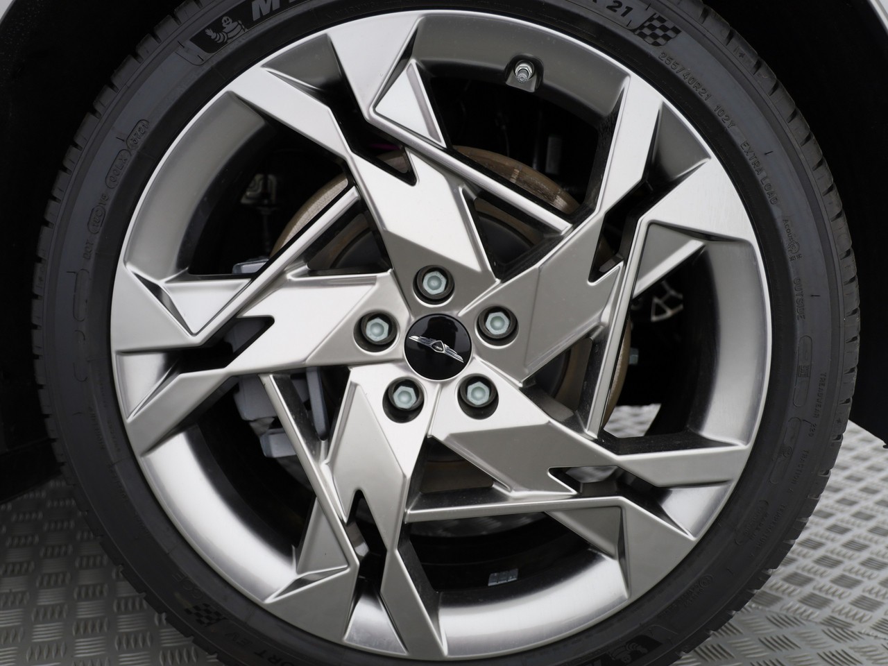 GENESIS GV60 77.4 kWh Sport Plus AWD-image-16