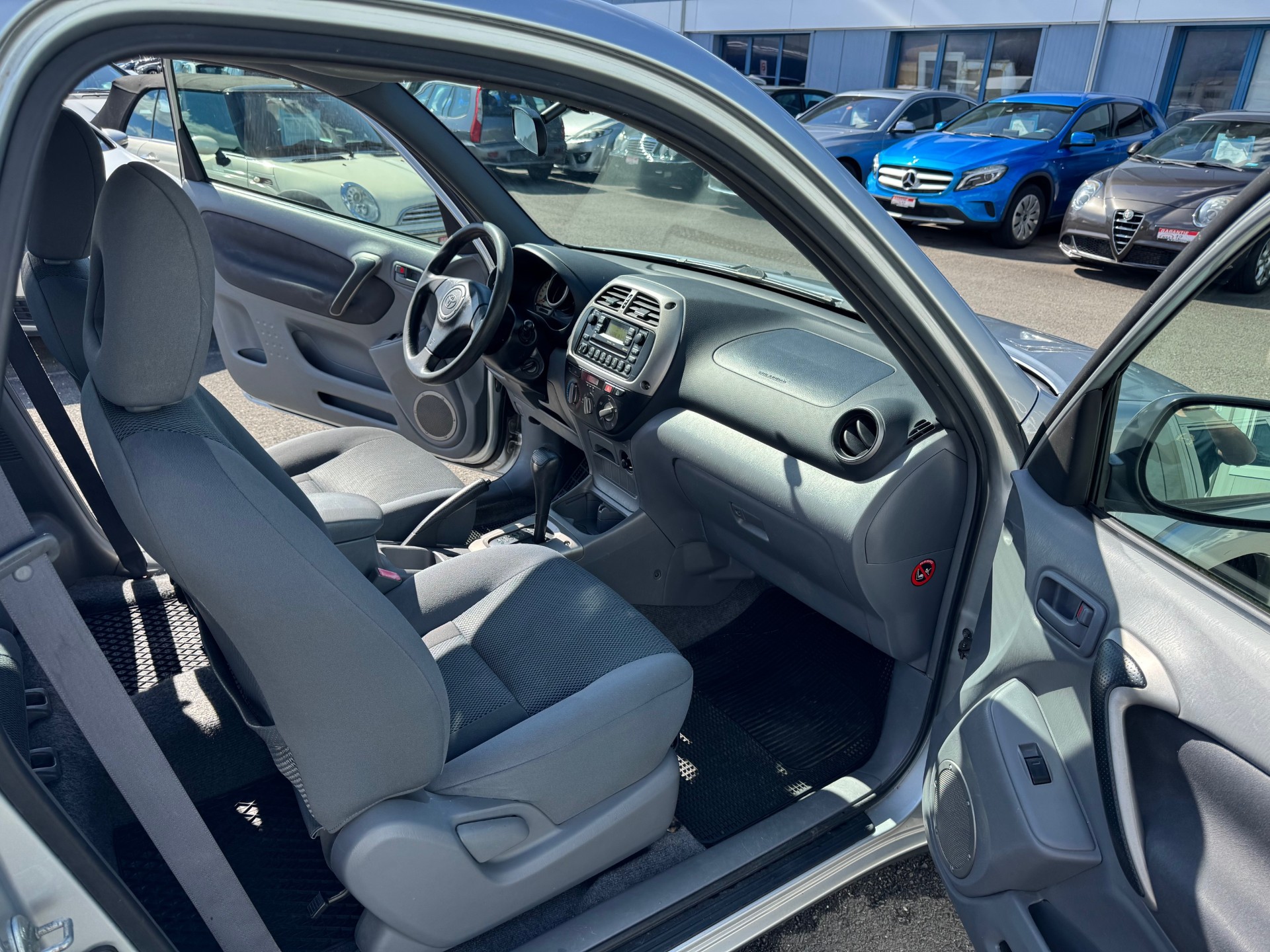TOYOTA RAV-4 2.0 16V Linea Sol-image-12