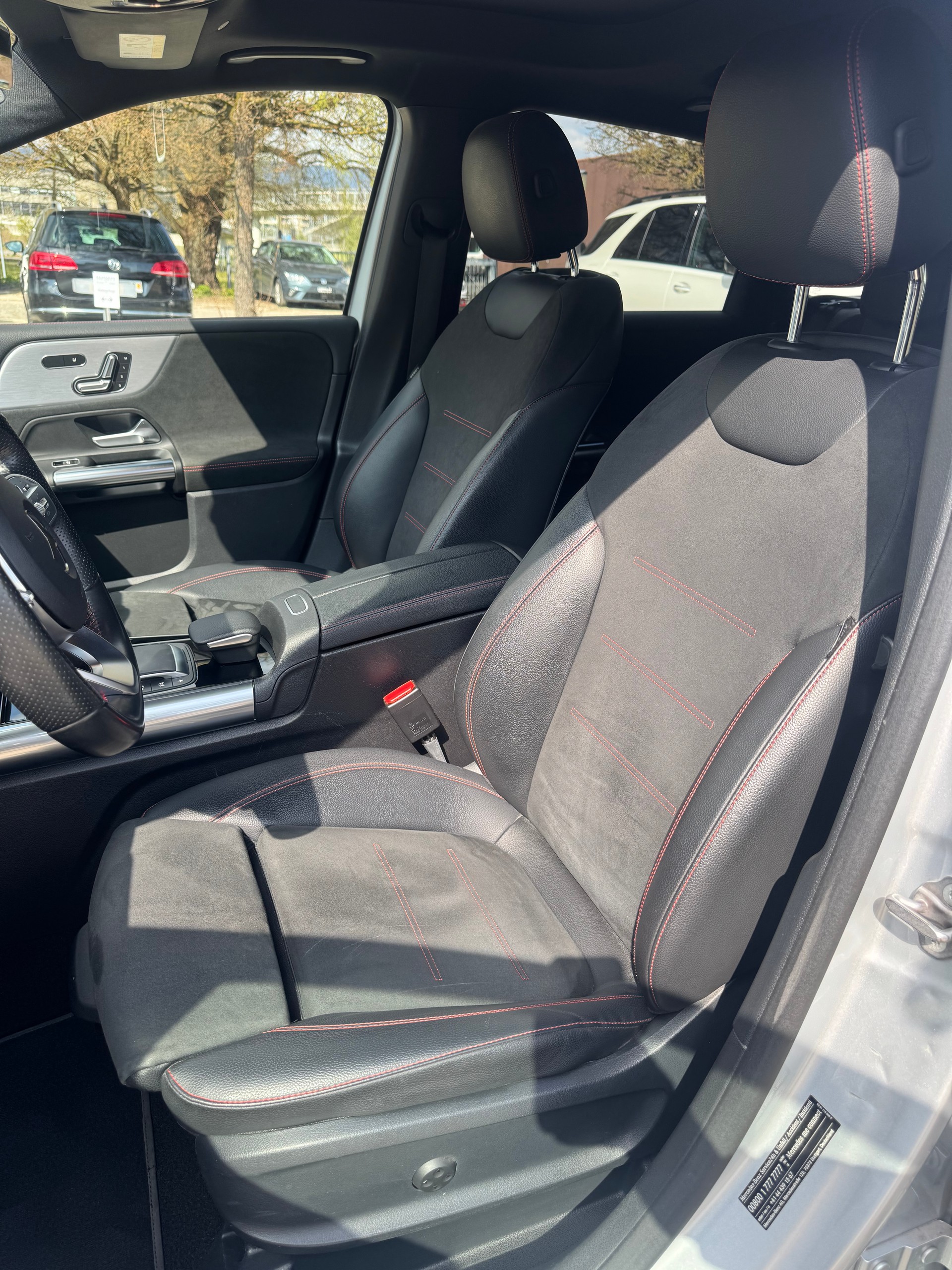 MERCEDES-BENZ B 220 4Matic AMG Line 7G-DCT-image-7