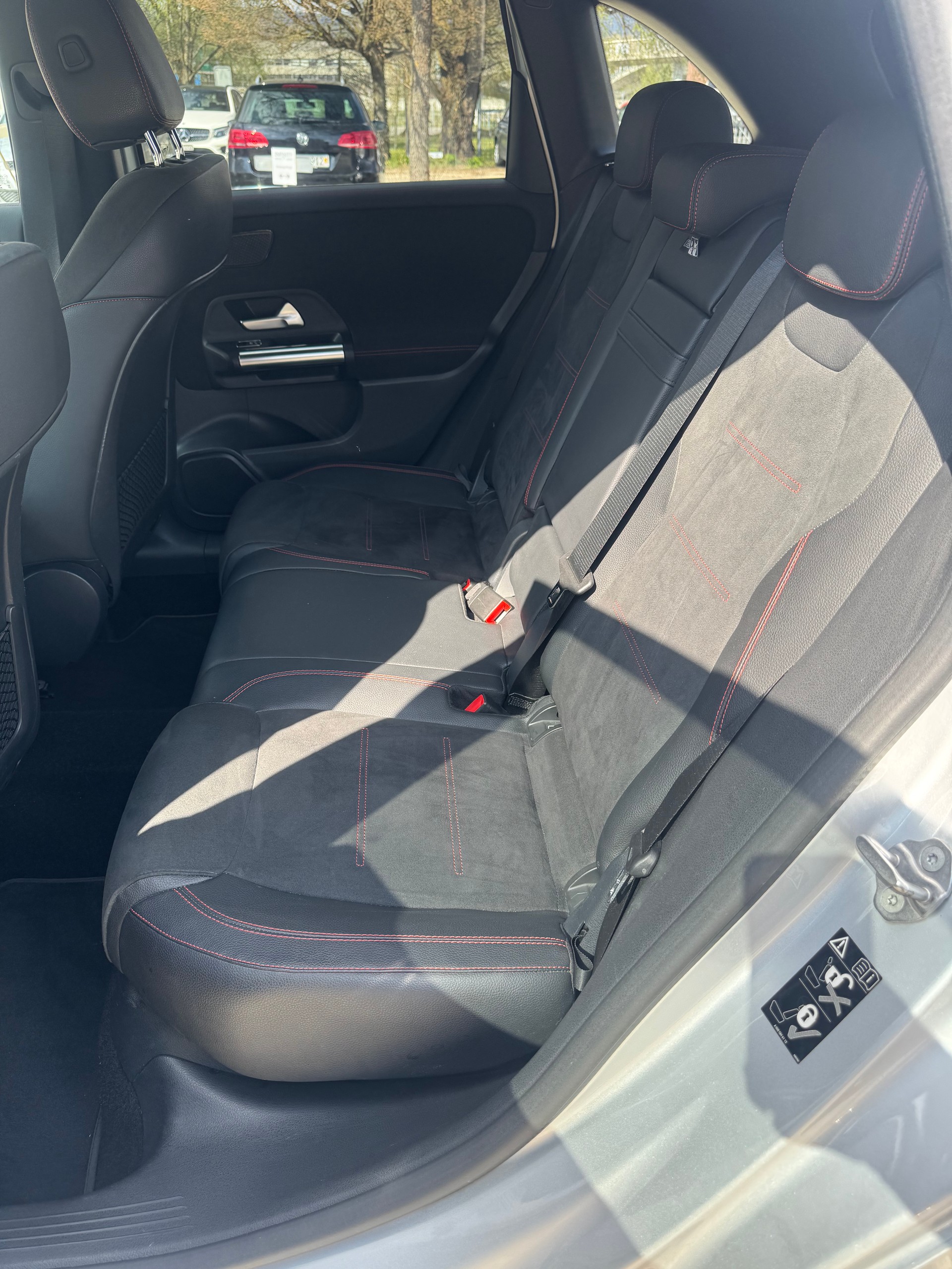 MERCEDES-BENZ B 220 4Matic AMG Line 7G-DCT-image-10