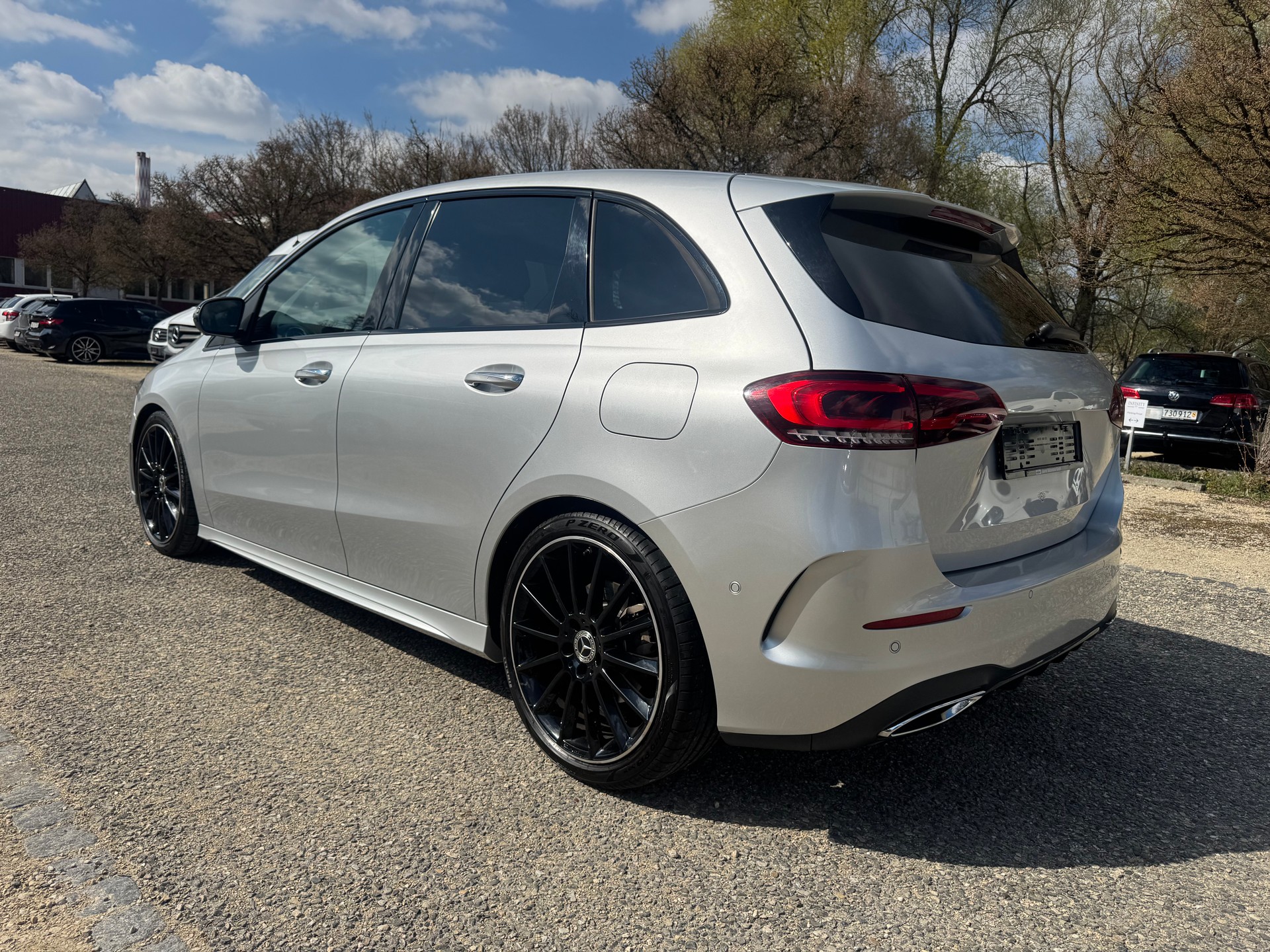 MERCEDES-BENZ B 220 4Matic AMG Line 7G-DCT-image-3