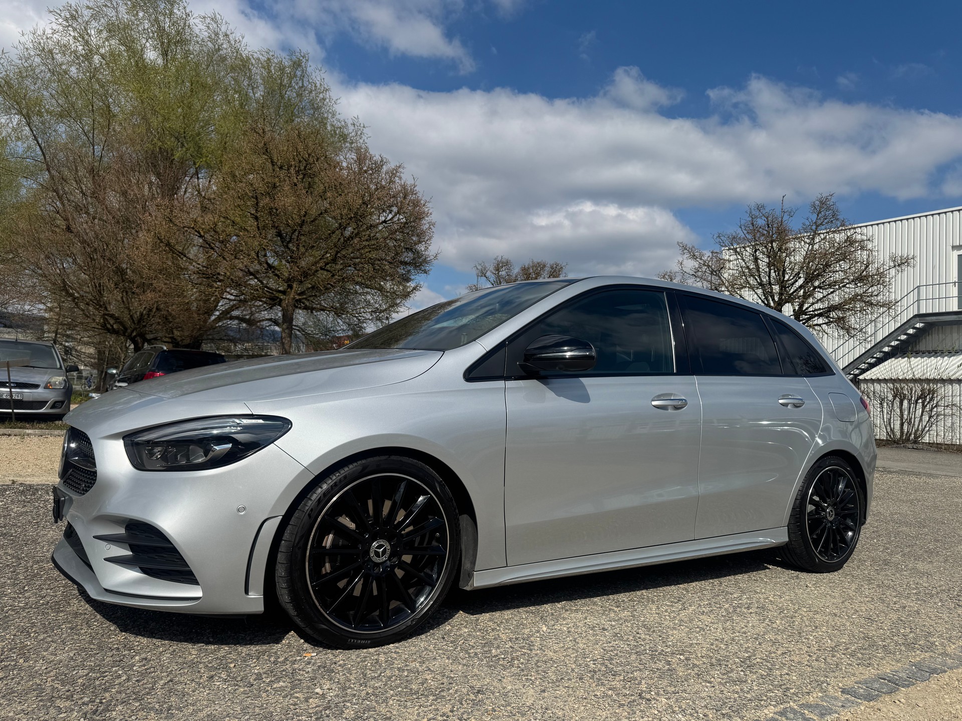MERCEDES-BENZ B 220 4Matic AMG Line 7G-DCT-image-1