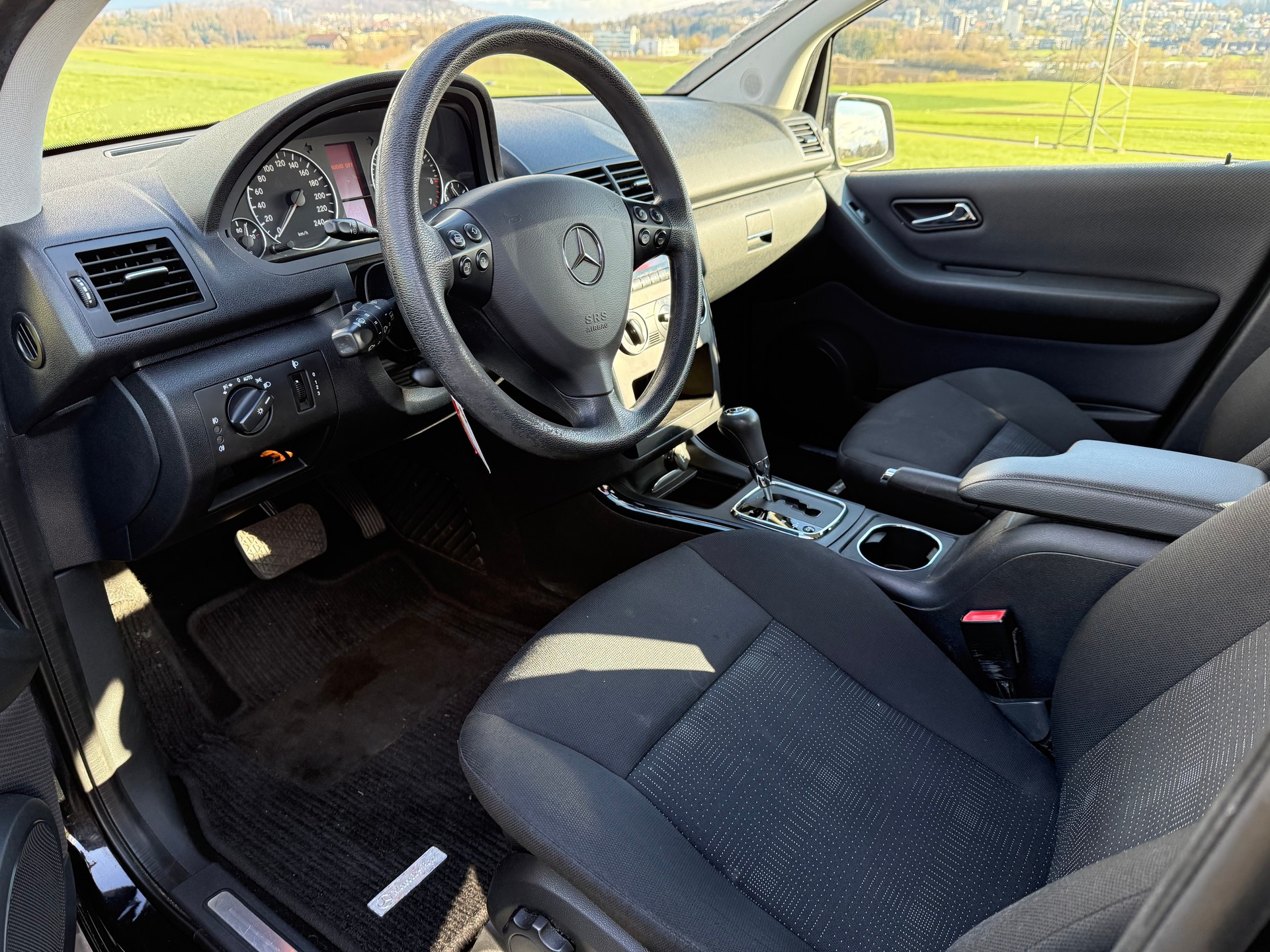 MERCEDES-BENZ A 150 Avantgarde Edition A-image-6