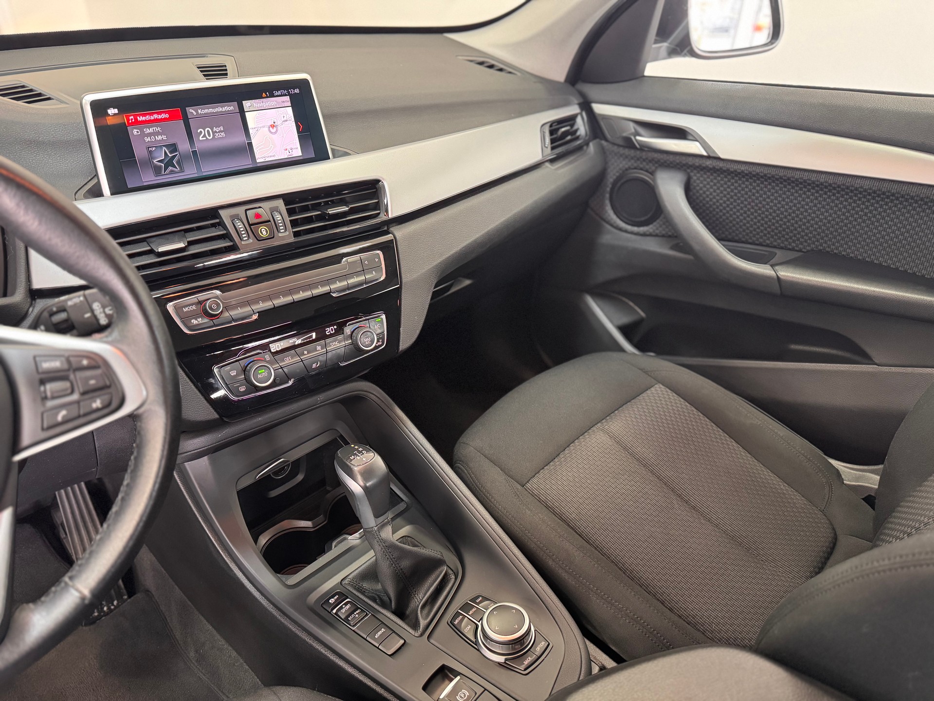 BMW X1 xDrive 25e Advantage Edition Steptronic *CH-Fahrzeug / 1.Hand / LED / Rückfahrkamera / Apple Carplay / Navigation Plus*-image-12