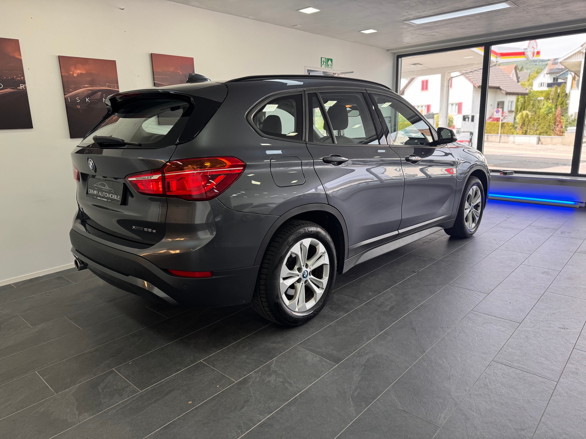 BMW X1 xDrive 25e Advantage Edition Steptronic *CH-Fahrzeug / 1.Hand / LED / Rückfahrkamera / Apple Carplay / Navigation Plus*-image-3