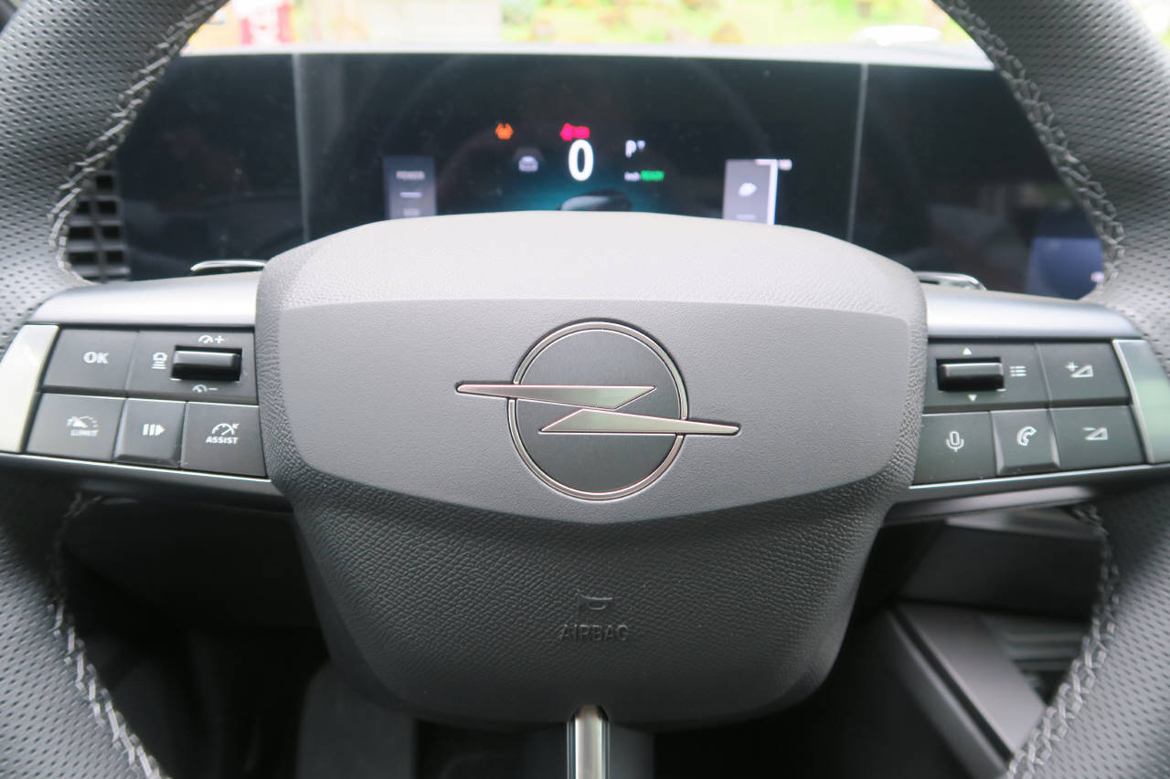 OPEL Astra-e Sports Tourer Ultimate-image-6