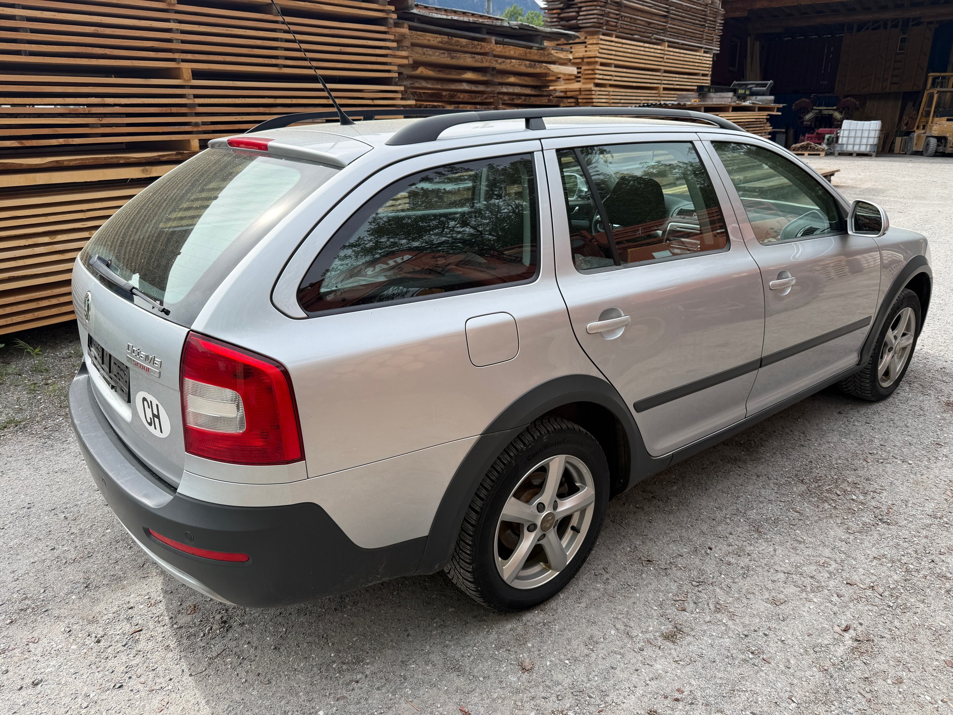 SKODA Octavia Combi 1.8 TSI Scout 4x4-image-3