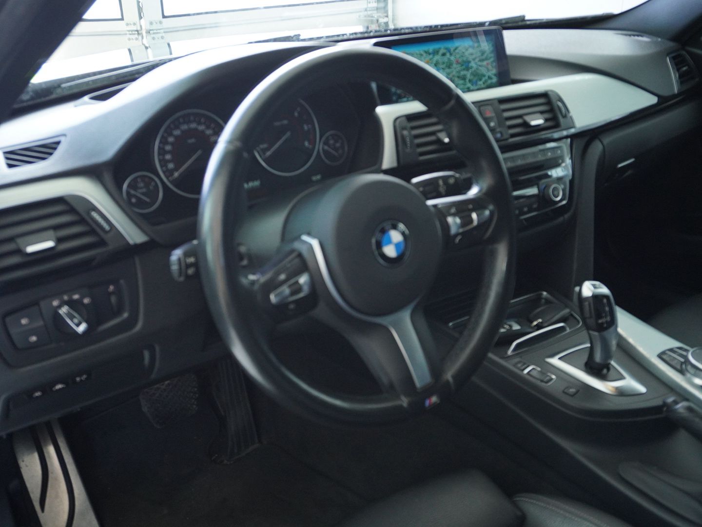 BMW 318d Touring M Sport Line Steptronic-image-2