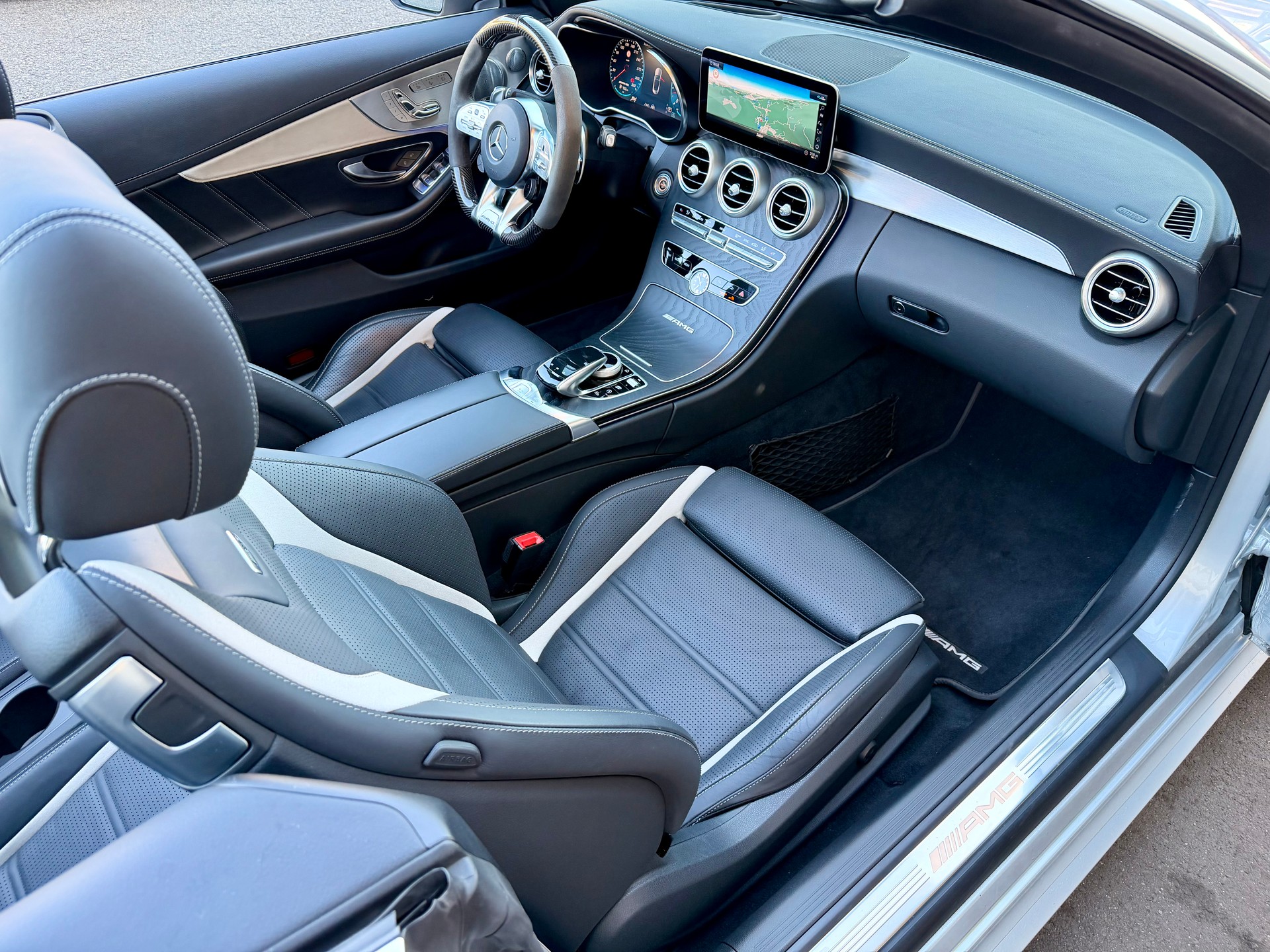 MERCEDES-BENZ C 63 S AMG 9G-tronic-image-16
