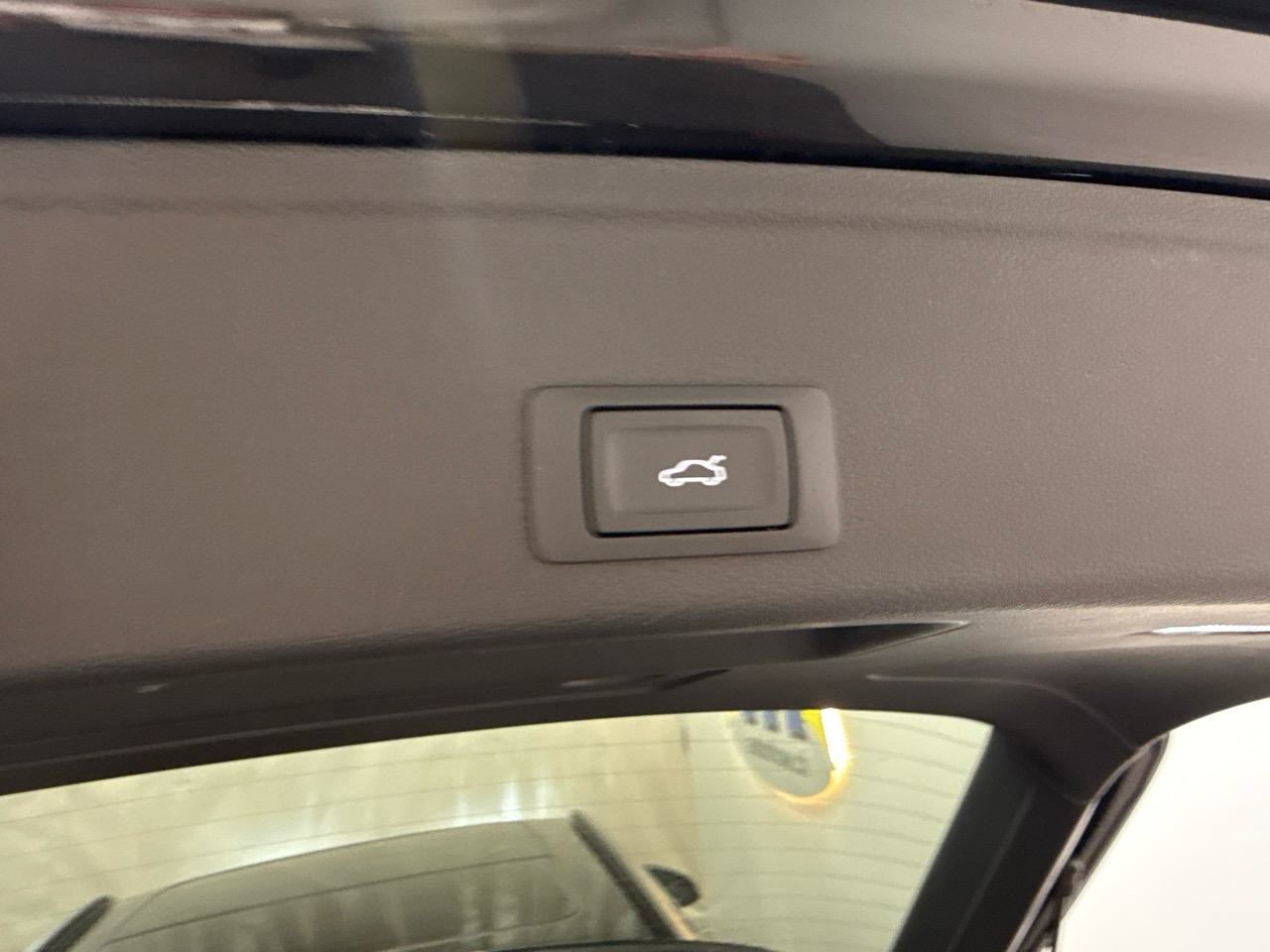 AUDI A4 Avant 40 TDI S line S-tronic-image-12