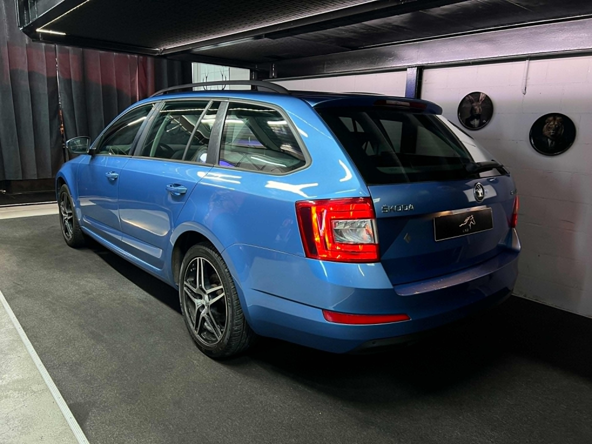 SKODA Octavia Combi 1.8 TSI Elegance DSG-image-4