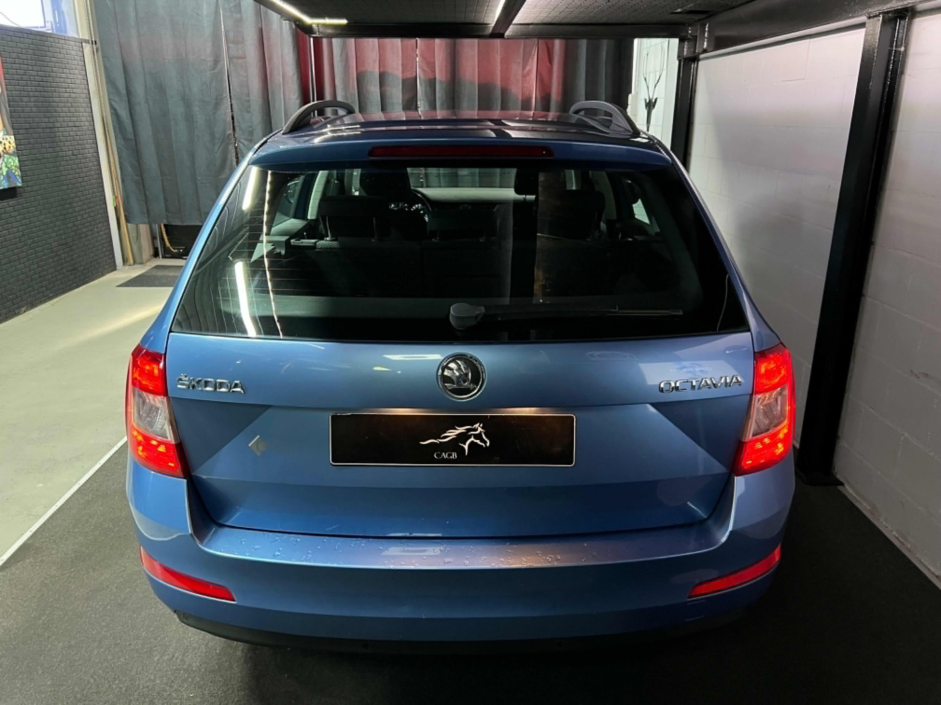 SKODA Octavia Combi 1.8 TSI Elegance DSG-image-6