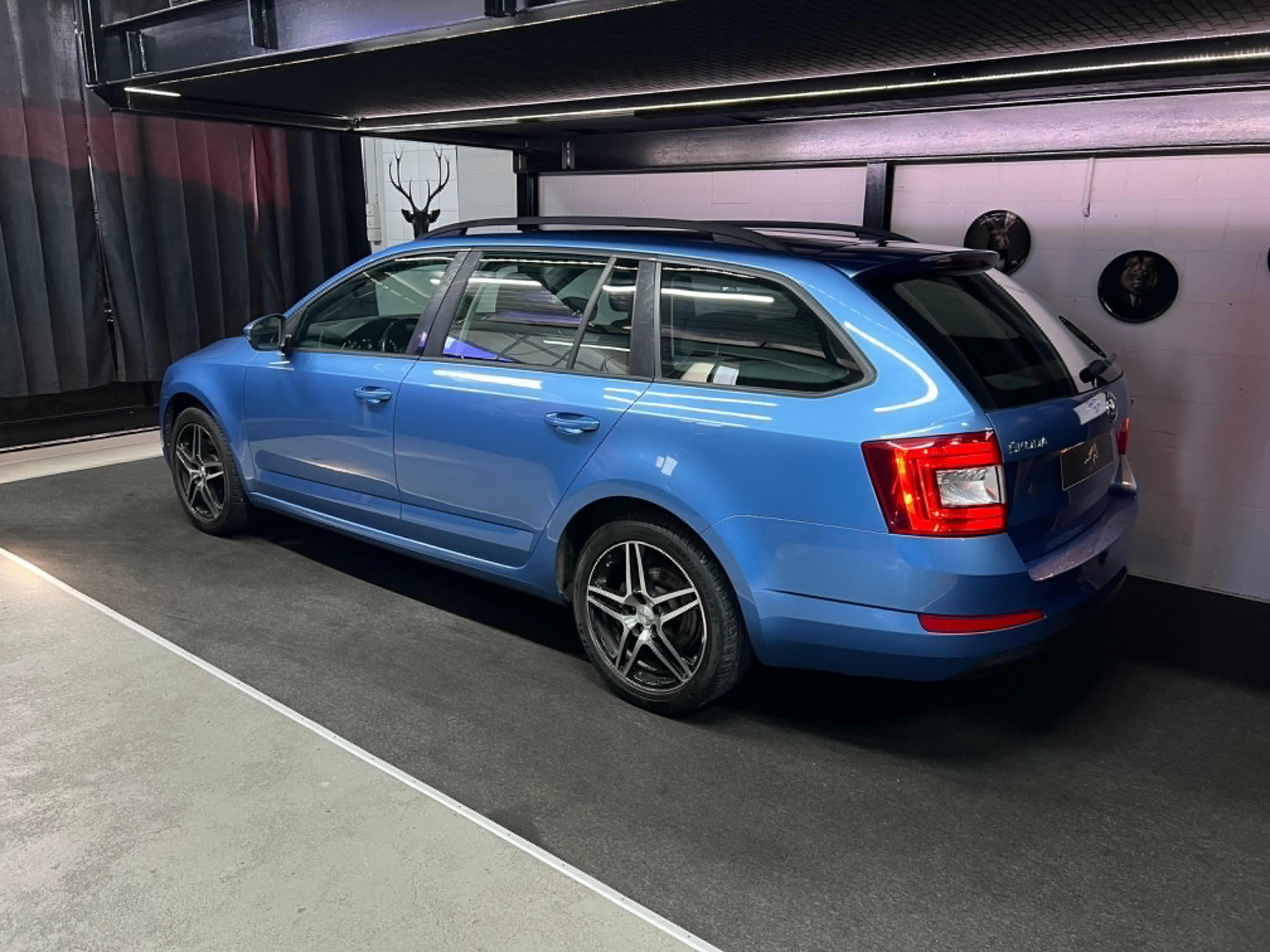 SKODA Octavia Combi 1.8 TSI Elegance DSG-image-5