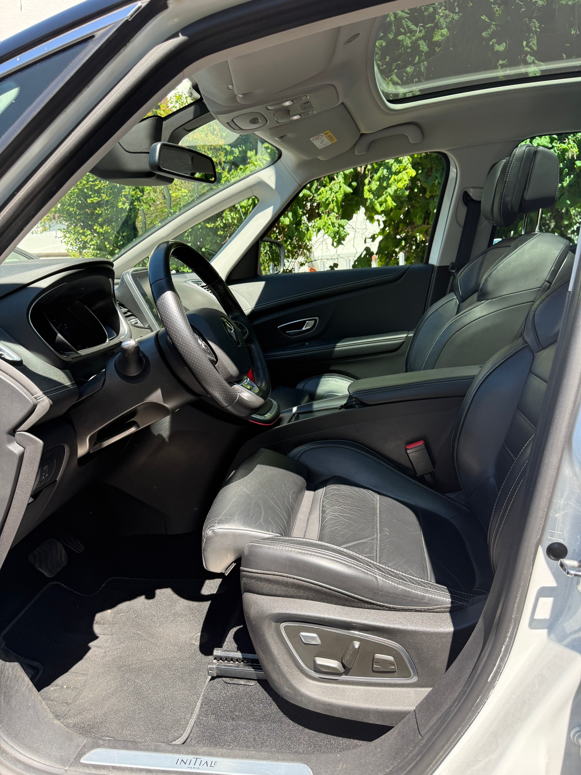 RENAULT Scenic 1.3 TCe 160 Initiale Paris EDC-image-2