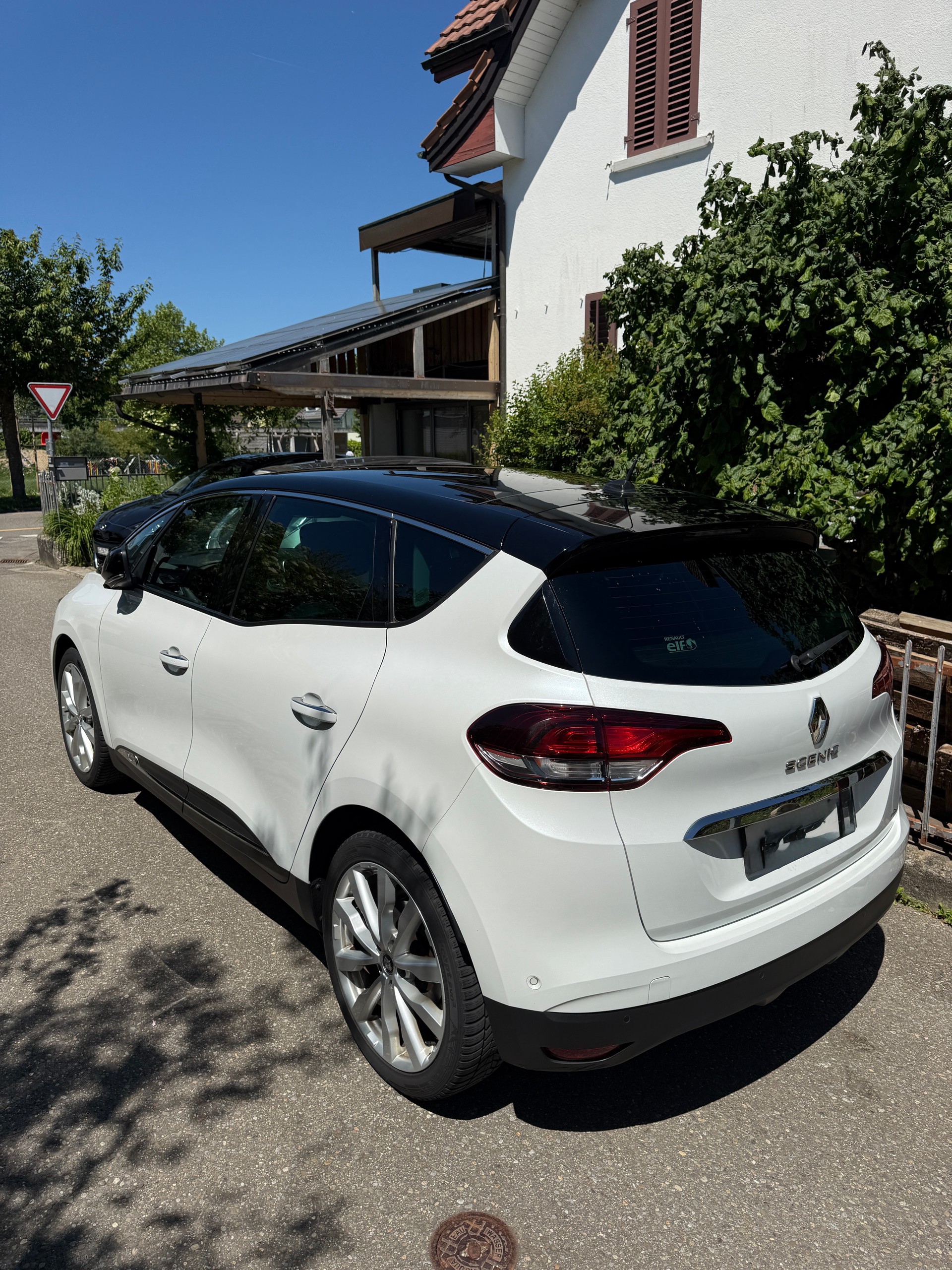 RENAULT Scenic 1.3 TCe 160 Initiale Paris EDC-image-1